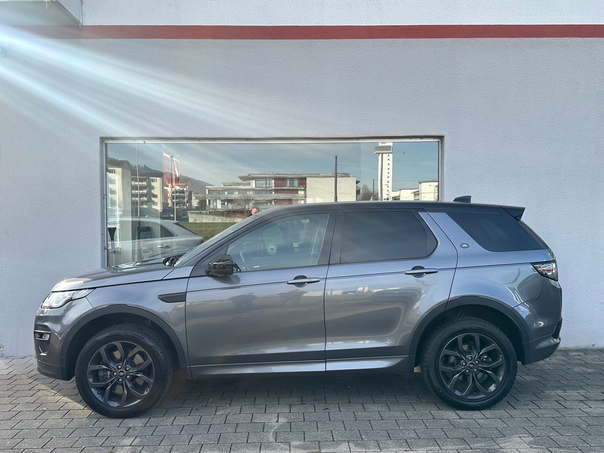 LAND ROVER Discovery Sport 2.0 SD4 SE AT9-image-2