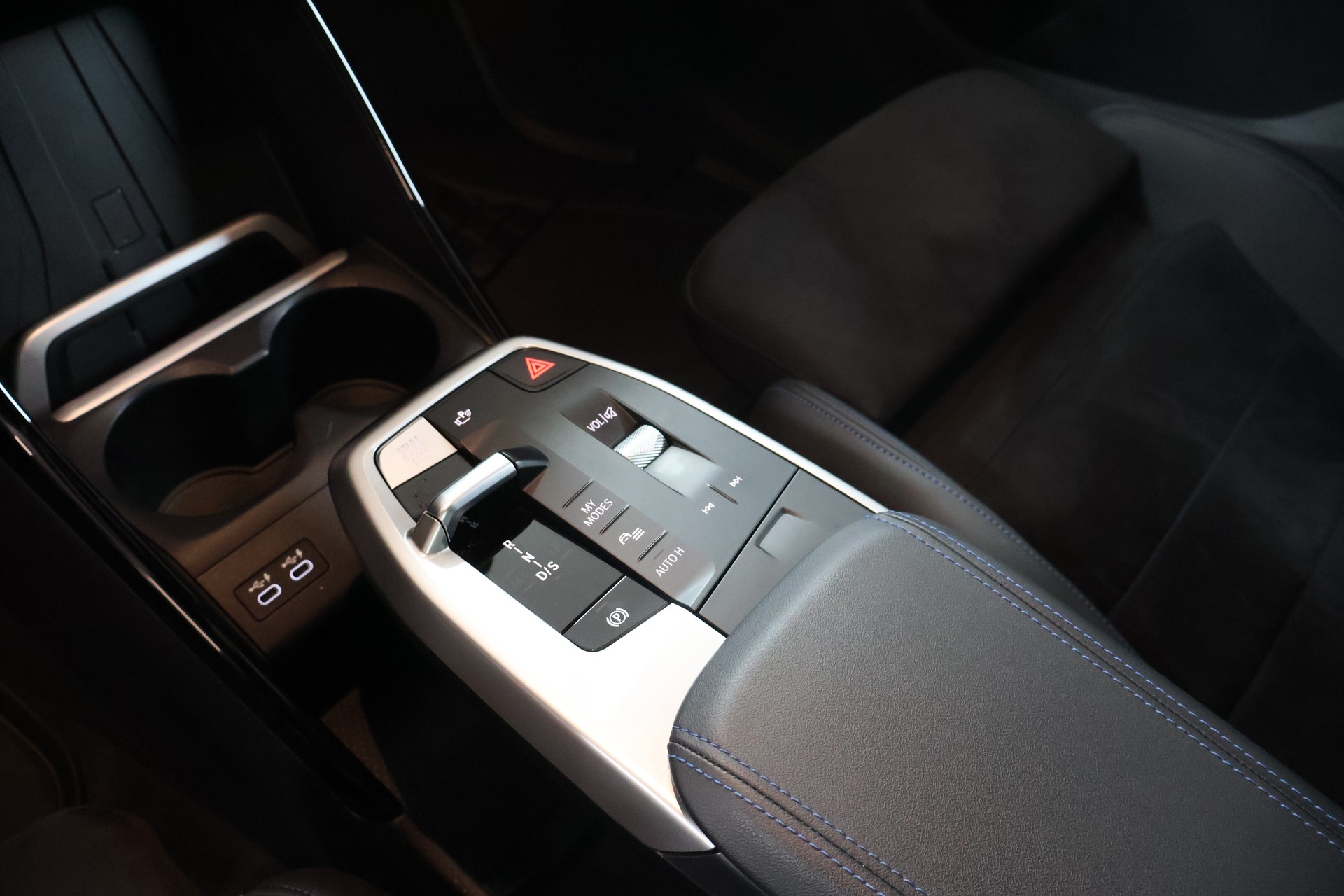 BMW 230e xDrive Active Tourer M Sport-image-12