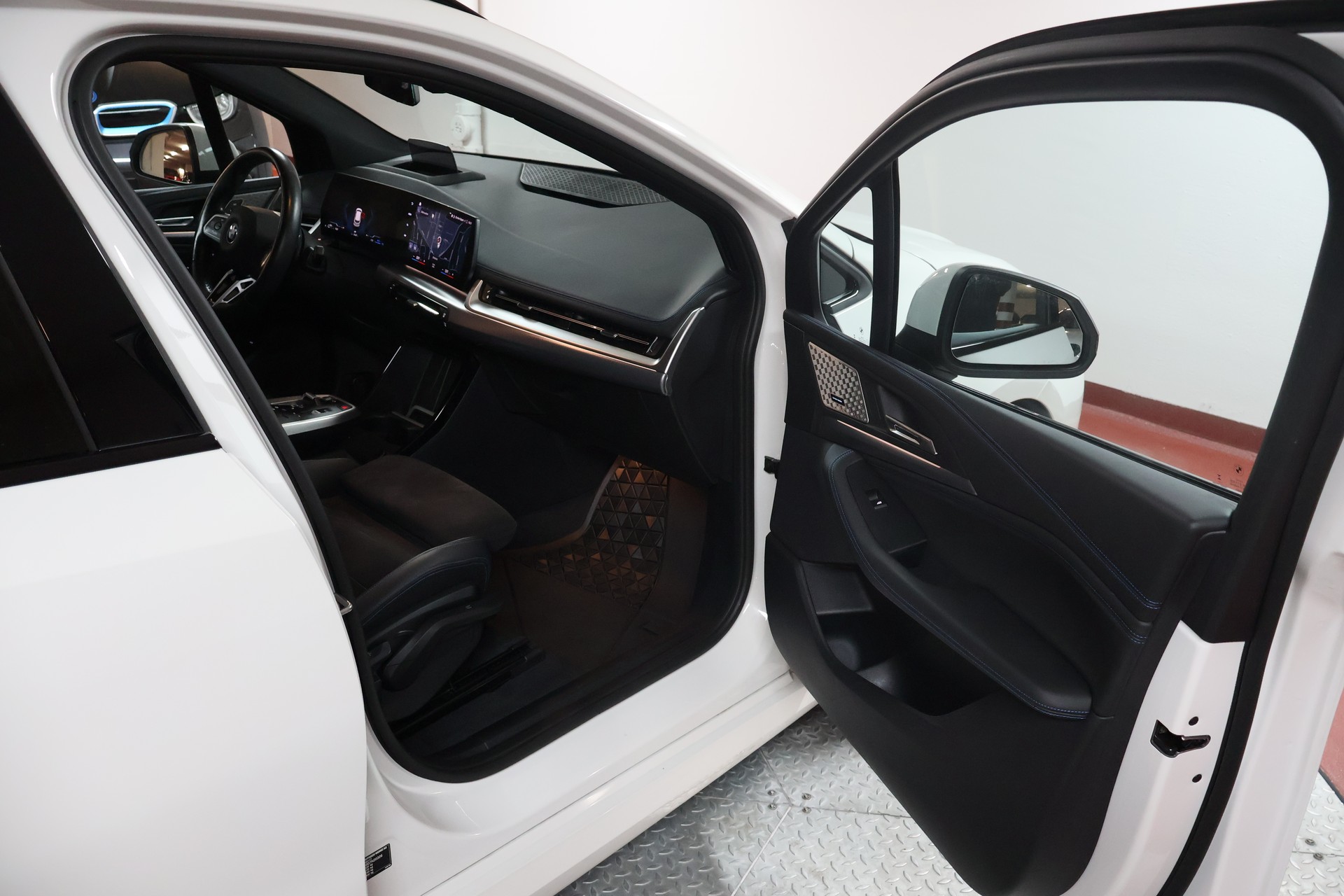 BMW 230e xDrive Active Tourer M Sport-image-14