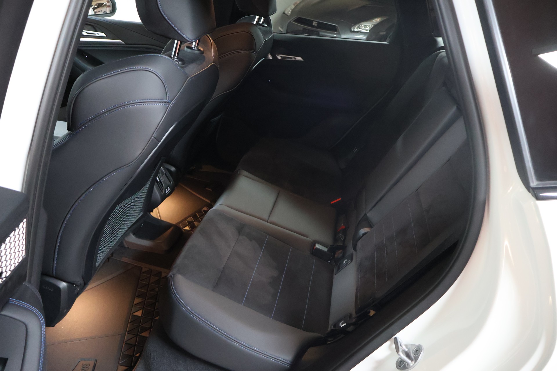 BMW 230e xDrive Active Tourer M Sport-image-17