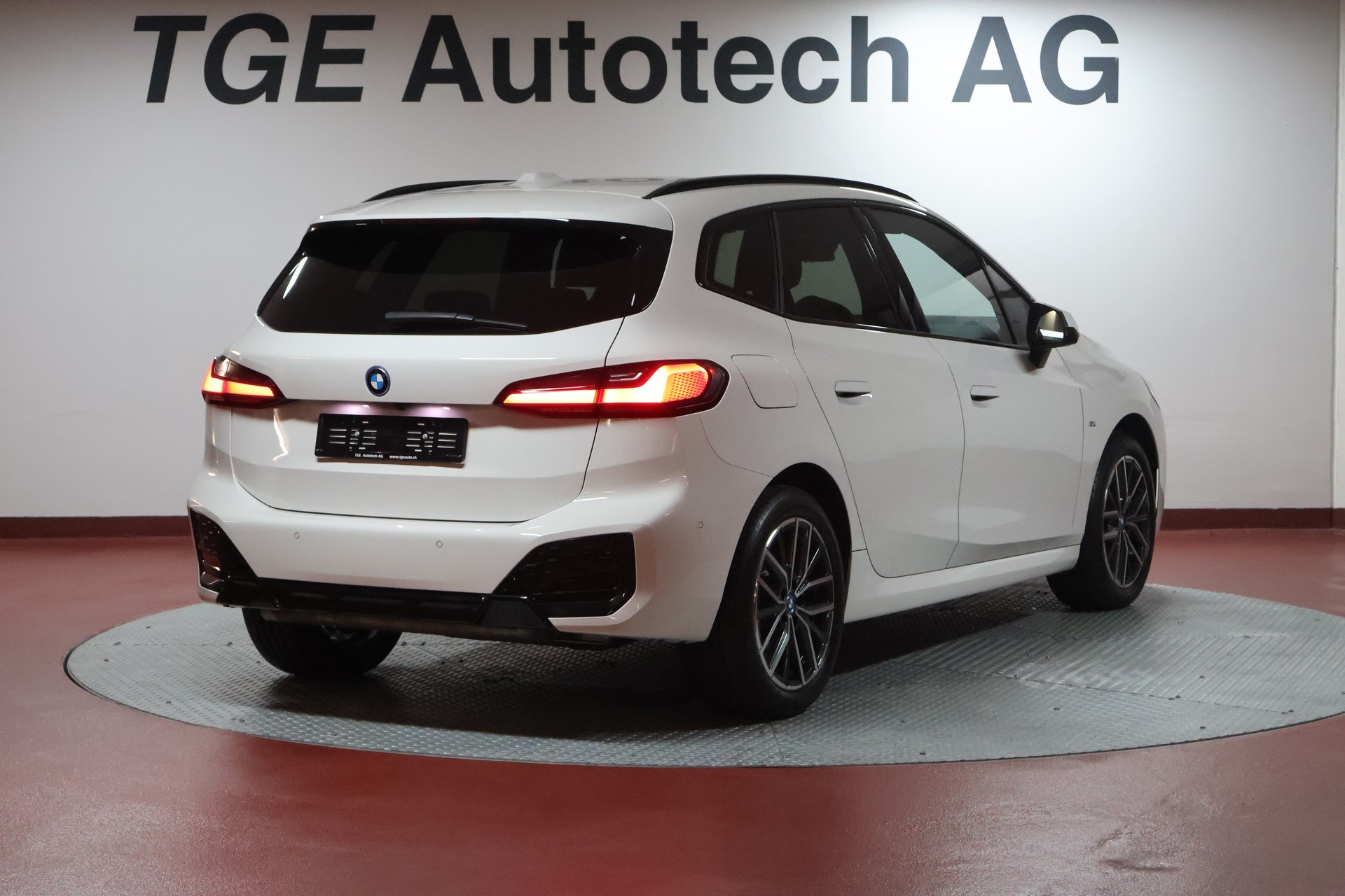 BMW 230e xDrive Active Tourer M Sport-image-19