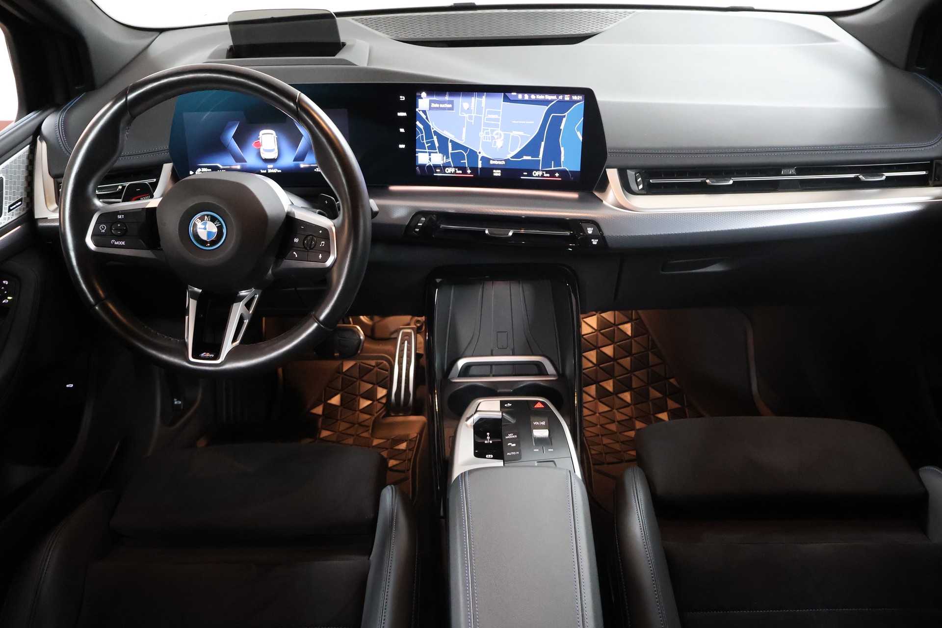 BMW 230e xDrive Active Tourer M Sport-image-9