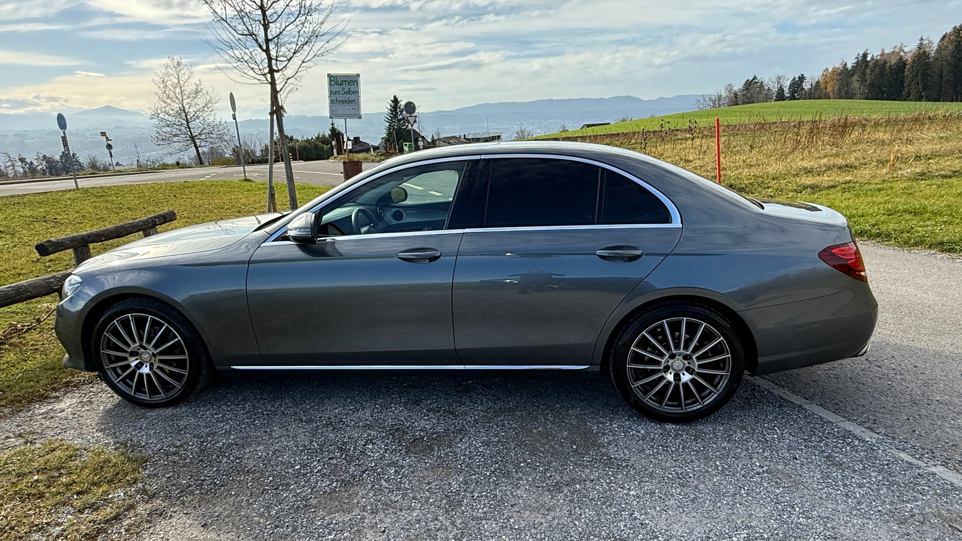 MERCEDES-BENZ E 220 D 8-fach bereift | Schiebedach Frisch ab MFK-image-1