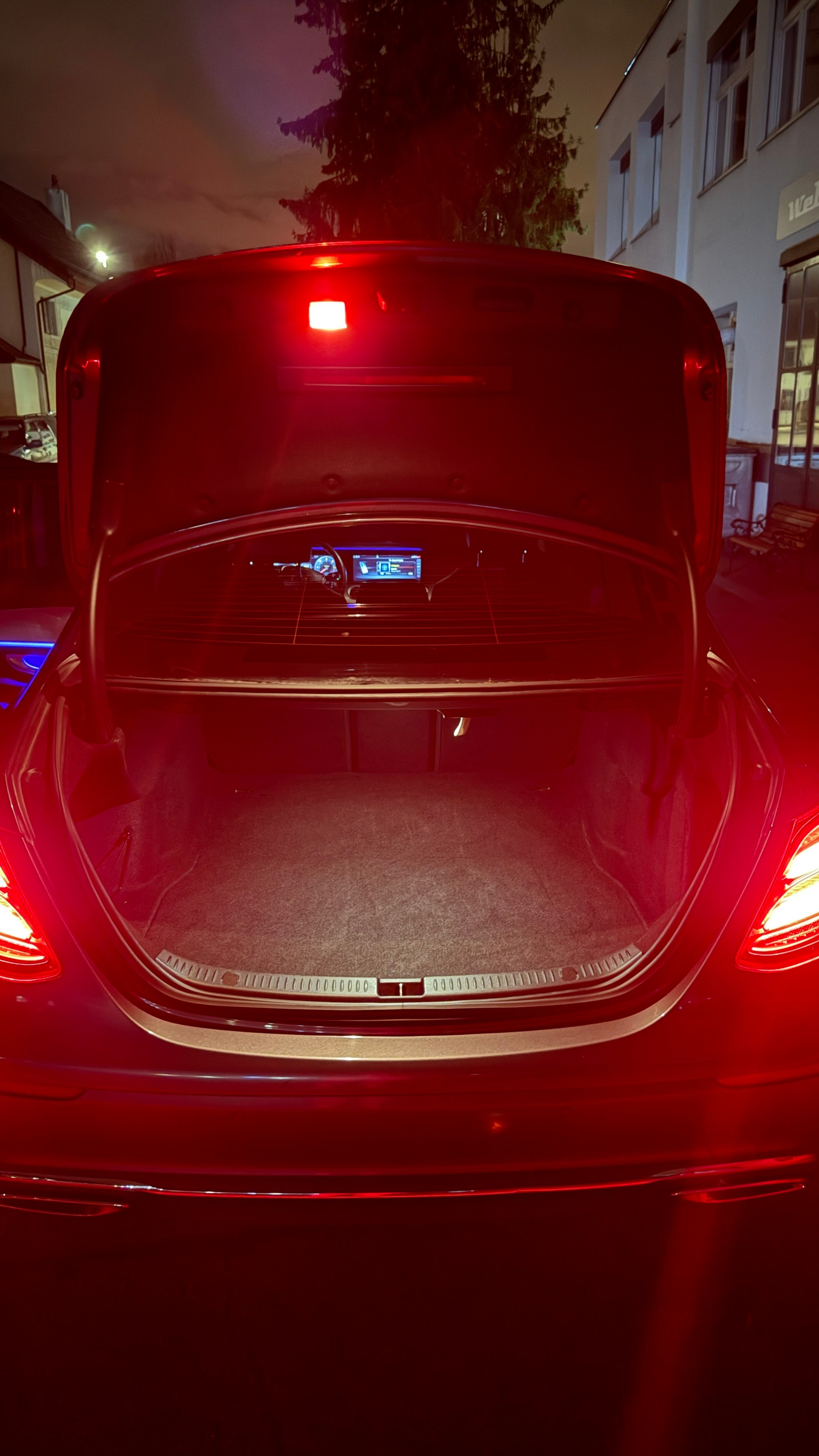 MERCEDES-BENZ E 220 D 8-fach bereift | Schiebedach Frisch ab MFK-image-8