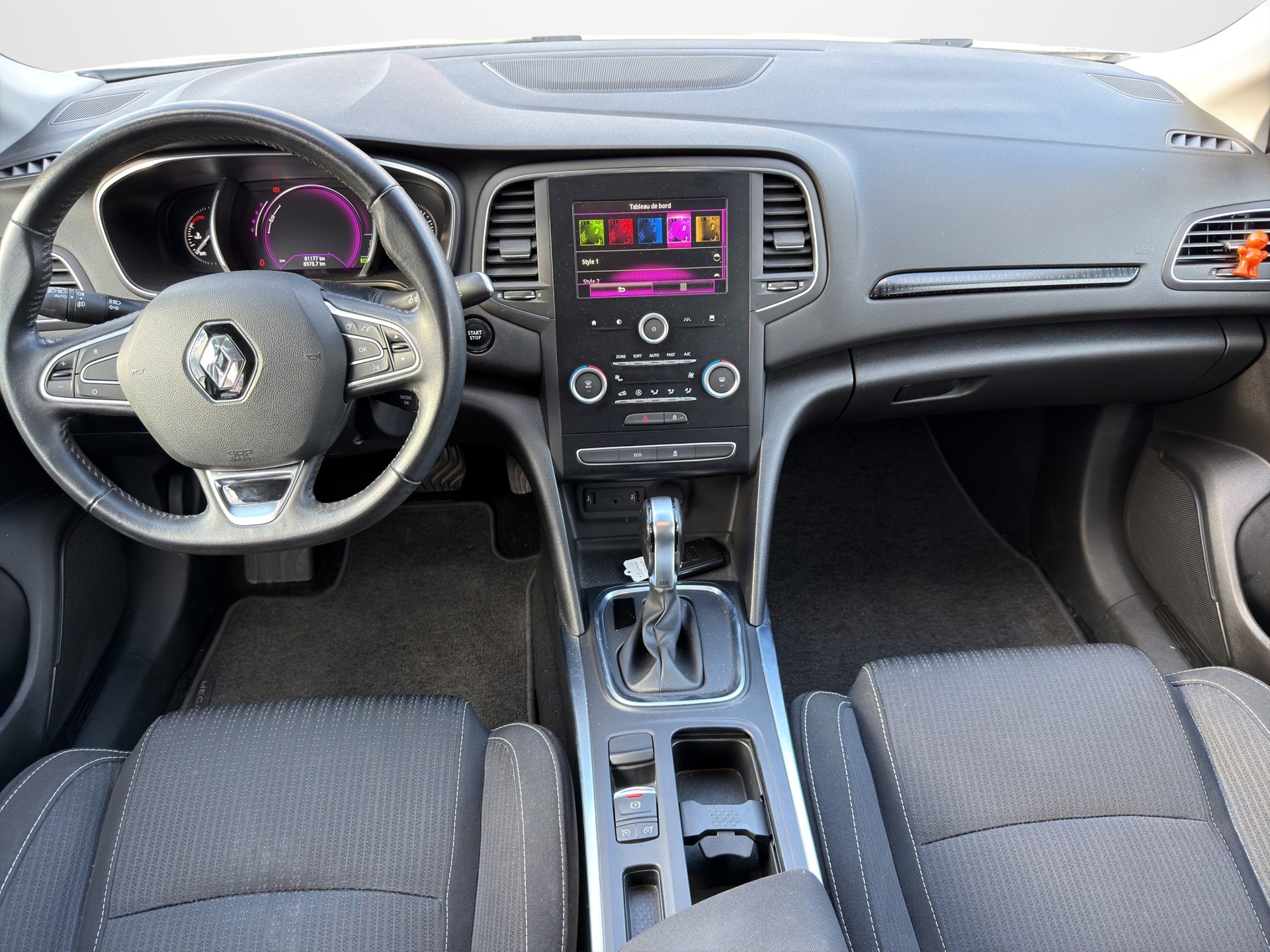 RENAULT Mégane Grandtour 1.5 dCi GT Line EDC-image-10