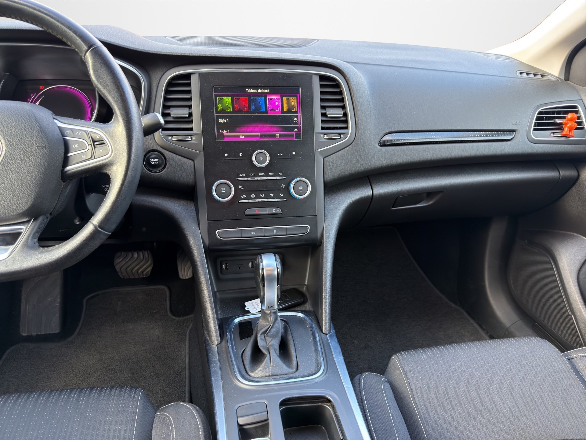RENAULT Mégane Grandtour 1.5 dCi GT Line EDC-image-12