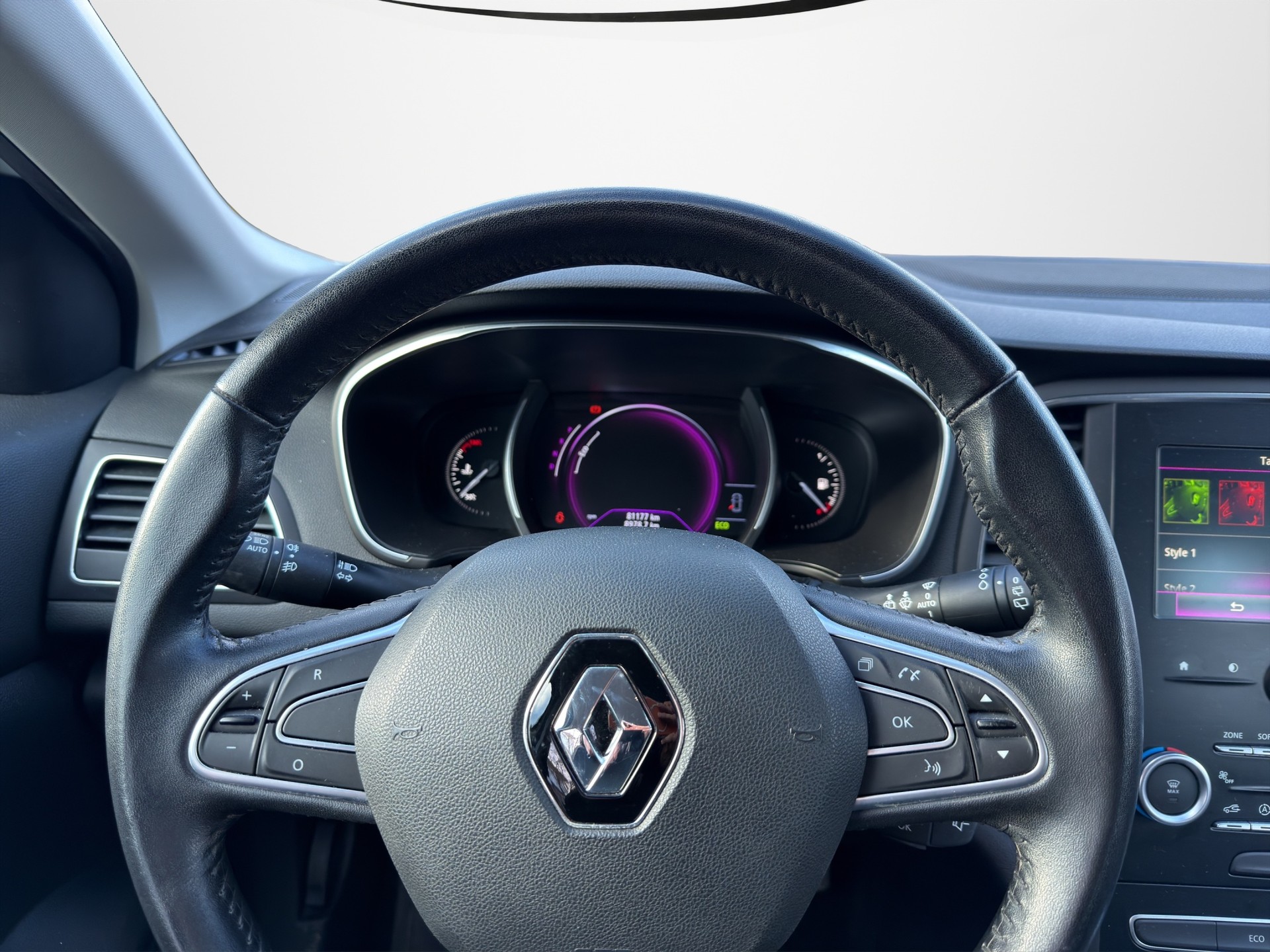 RENAULT Mégane Grandtour 1.5 dCi GT Line EDC-image-13