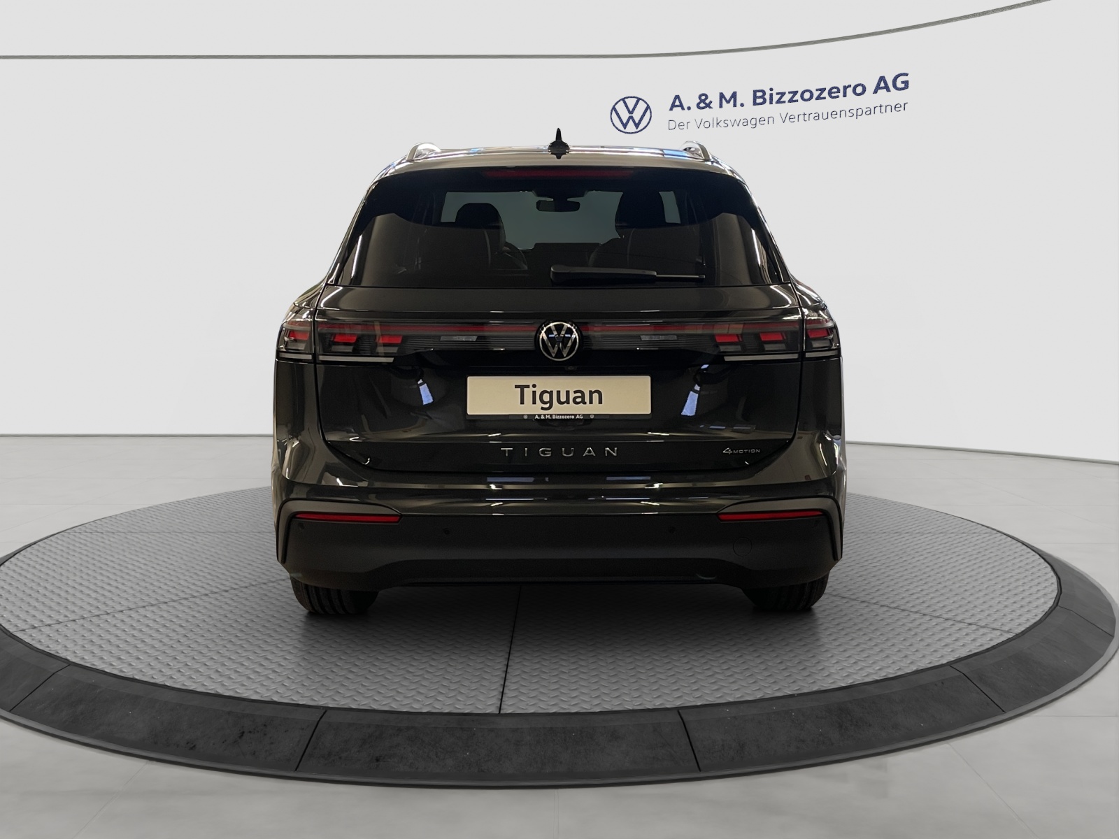 VW Tiguan 2.0 TSI DSG Life 4Motion-image-3