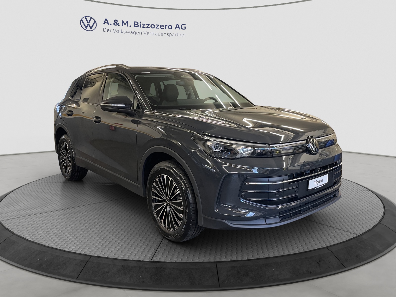 VW Tiguan 2.0 TSI DSG Life 4Motion-image-6