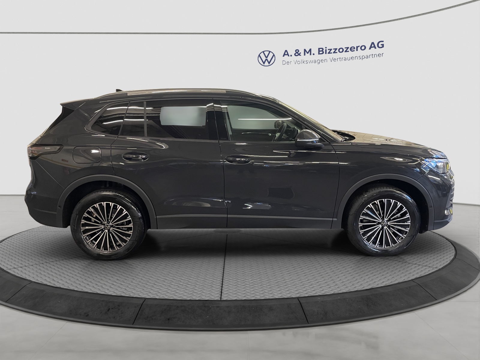 VW Tiguan 2.0 TSI DSG Life 4Motion-image-5