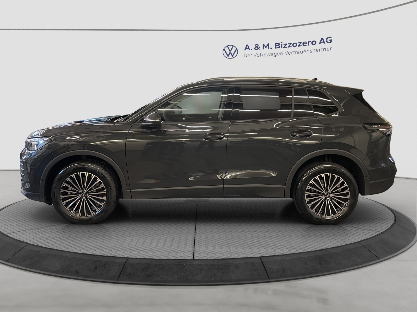 VW Tiguan 2.0 TSI DSG Life 4Motion-image-1