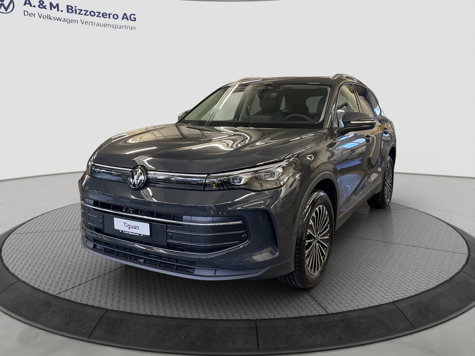 VW Tiguan 2.0 TSI DSG Life 4Motion-image-0