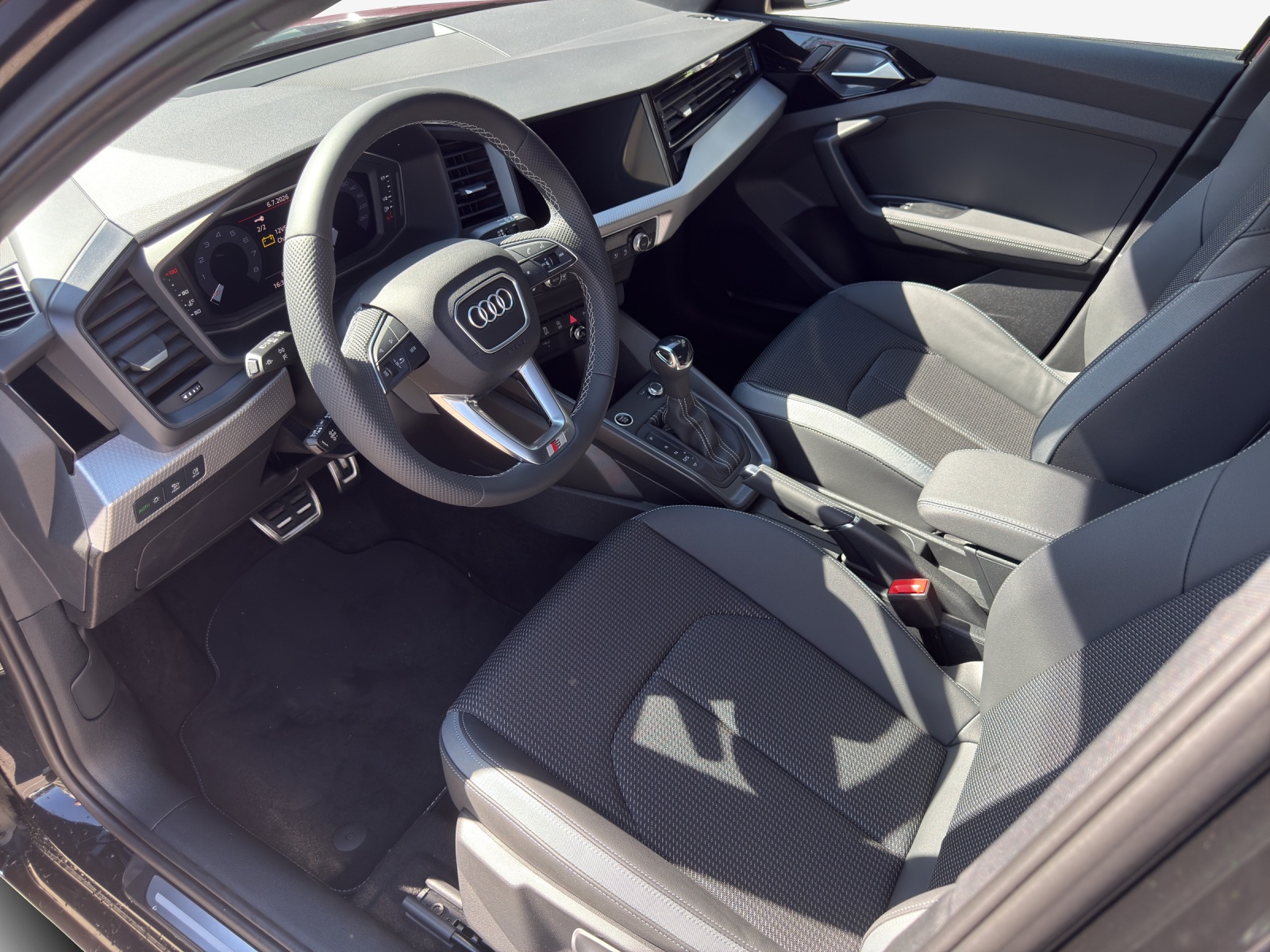 AUDI A1 Sportback 30 TFSI Attraction S-tronic-image-7
