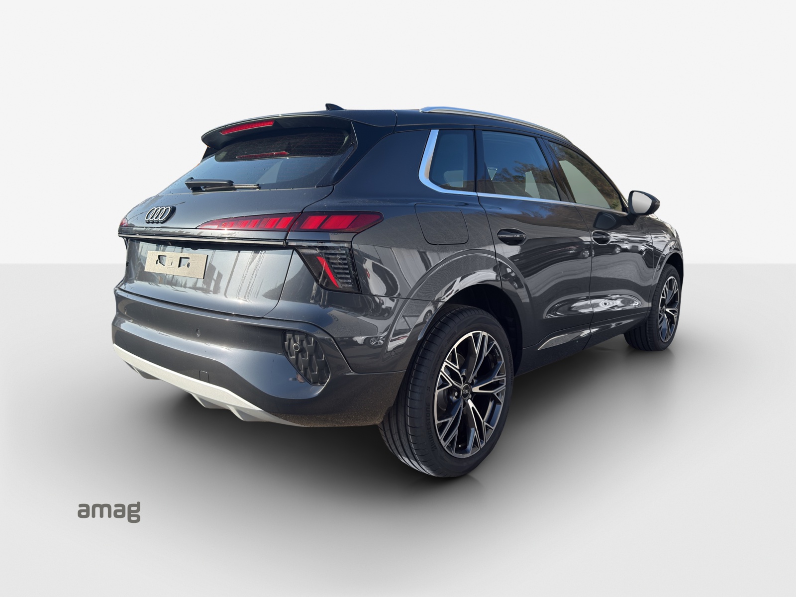 AUDI Q3 SUV 110 kW TFSI S tronic-image-4