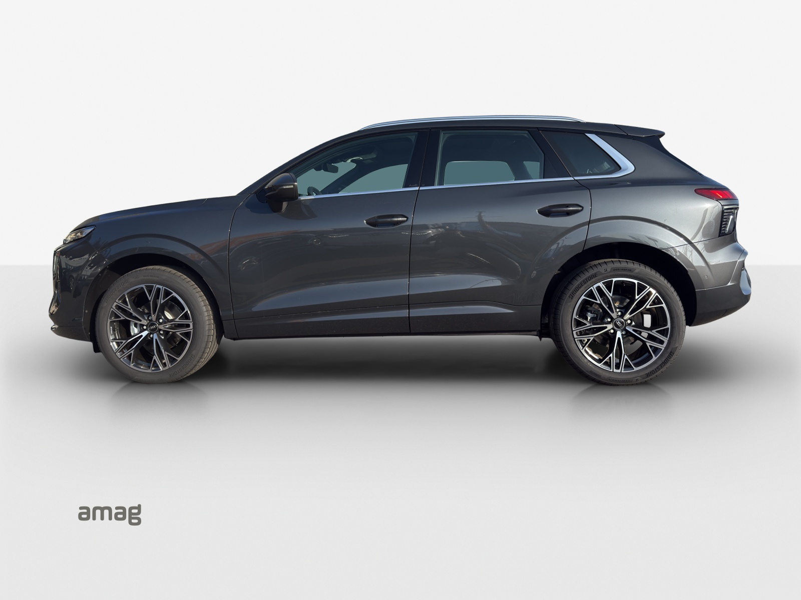 AUDI Q3 SUV 110 kW TFSI S tronic-image-1