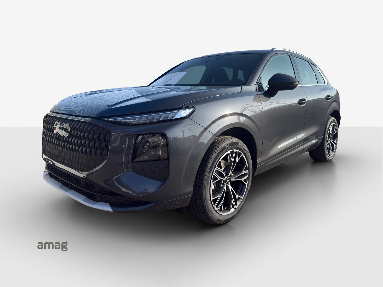 AUDI Q3 SUV 110 kW TFSI S tronic-image-0