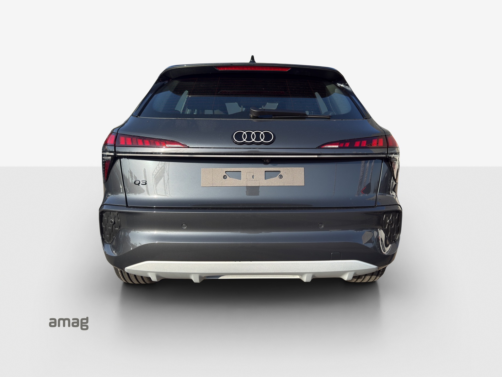 AUDI Q3 SUV 110 kW TFSI S tronic-image-3