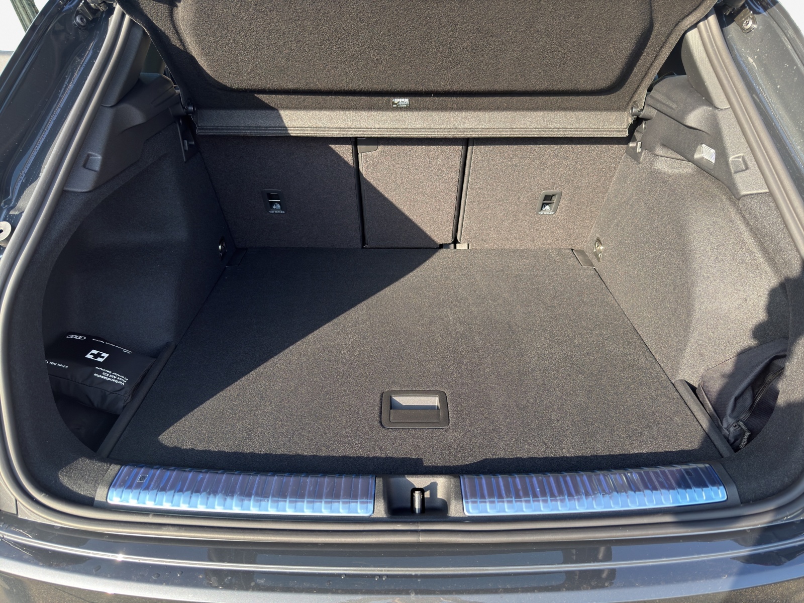 AUDI Q3 SUV 110 kW TFSI S tronic-image-12