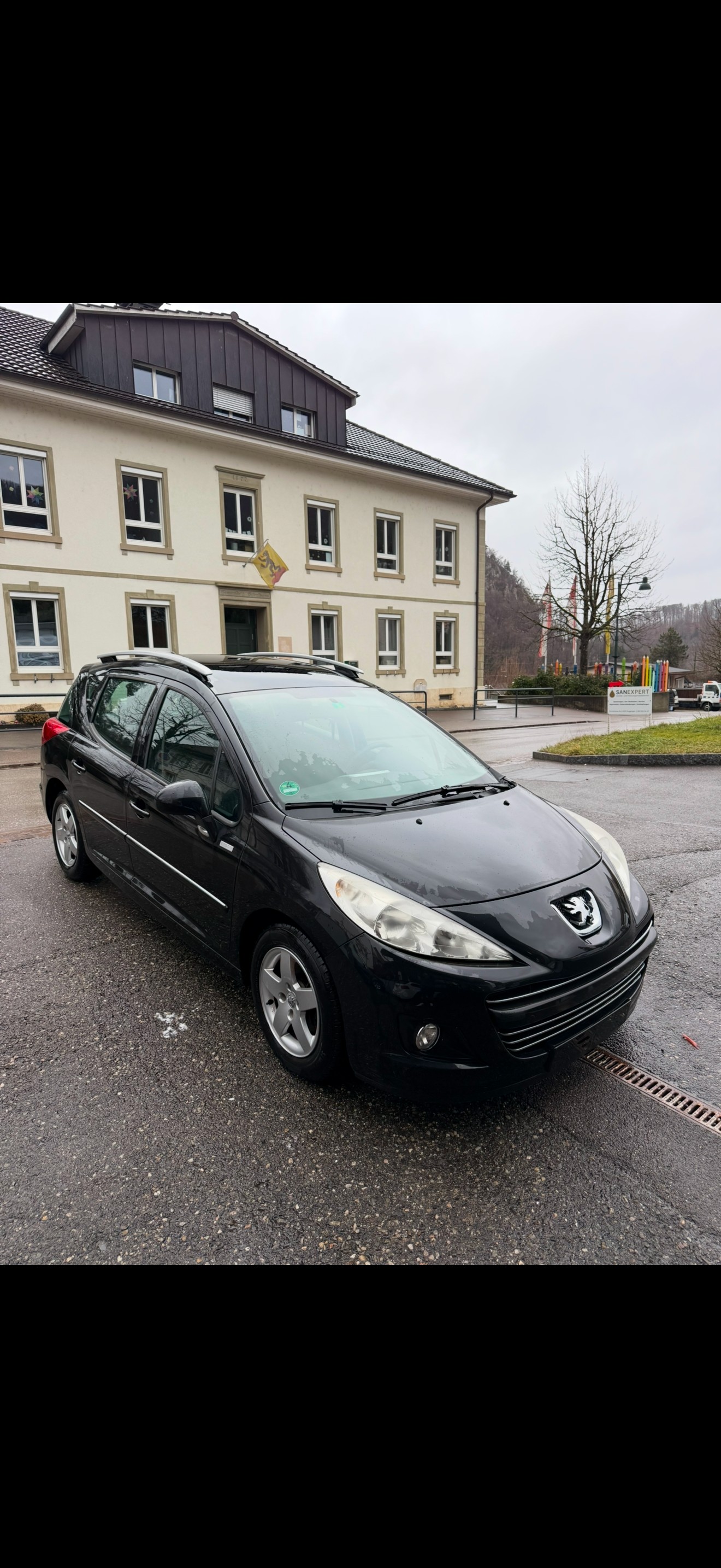 PEUGEOT 207 SW 1.4 16V Millesim 200-image-4