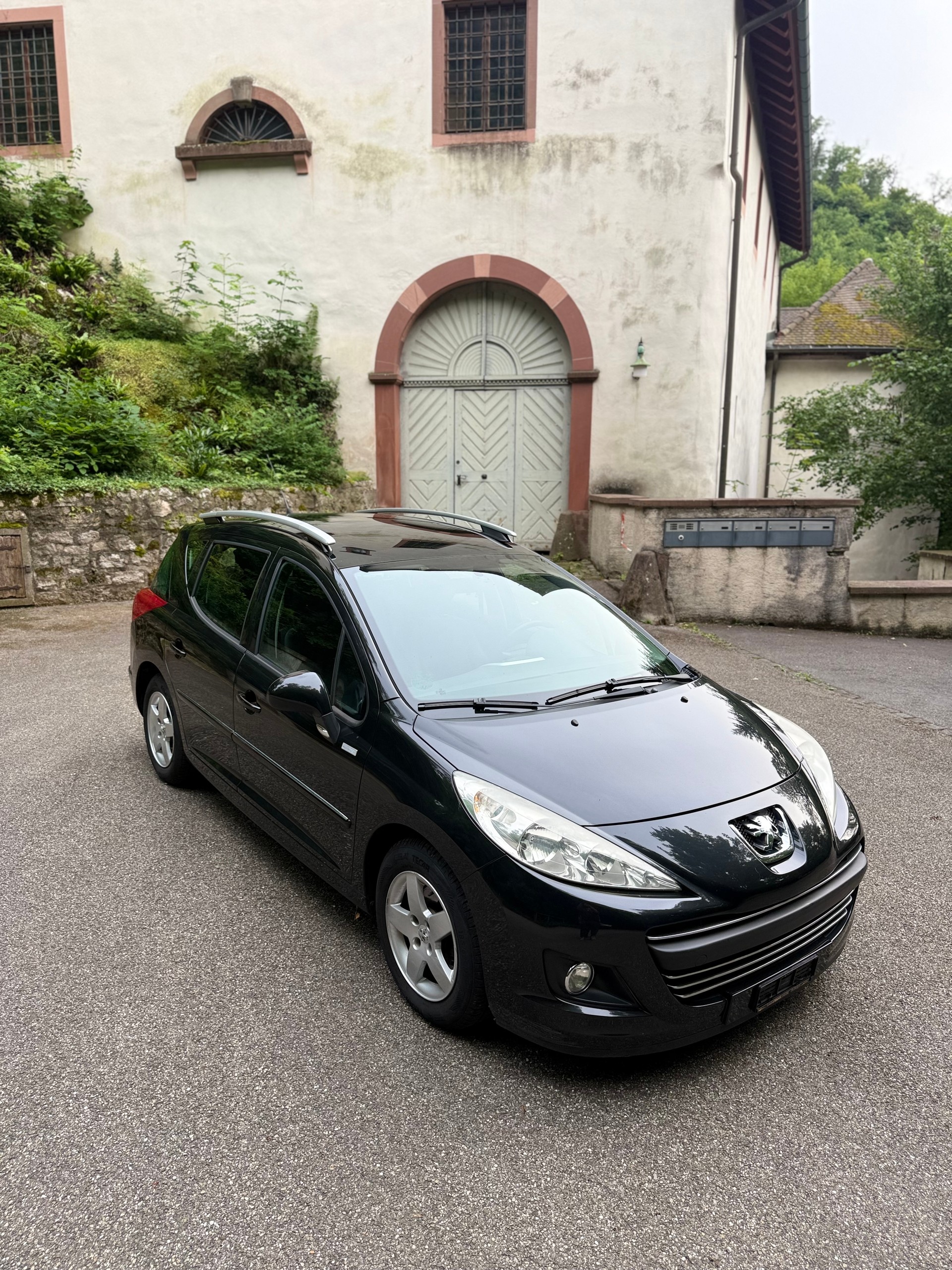 PEUGEOT 207 SW 1.4 16V Millesim 200-image-0