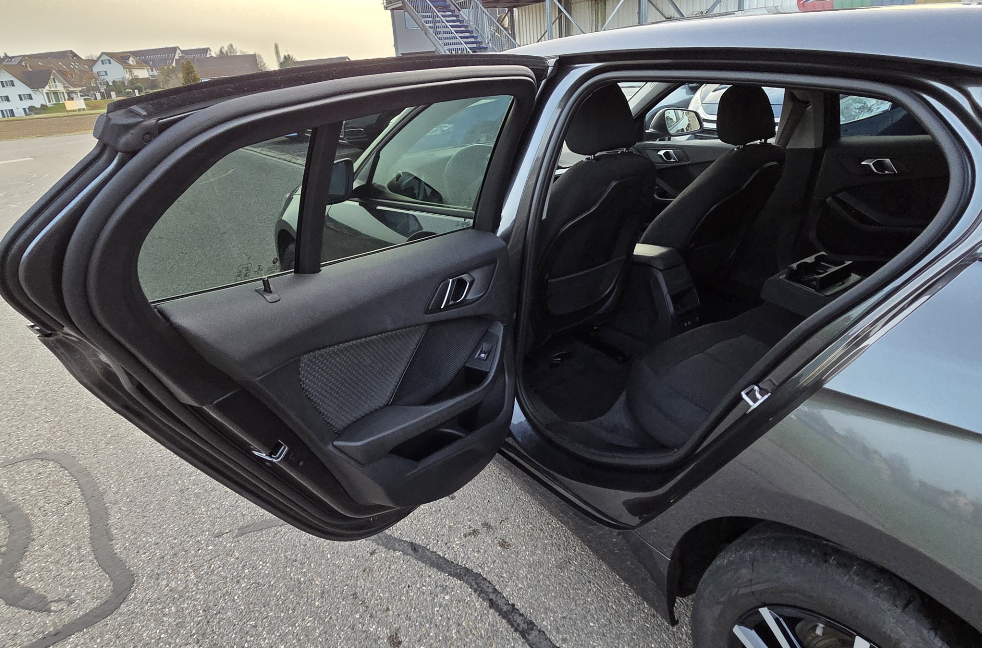 BMW 118i Steptronic-image-11