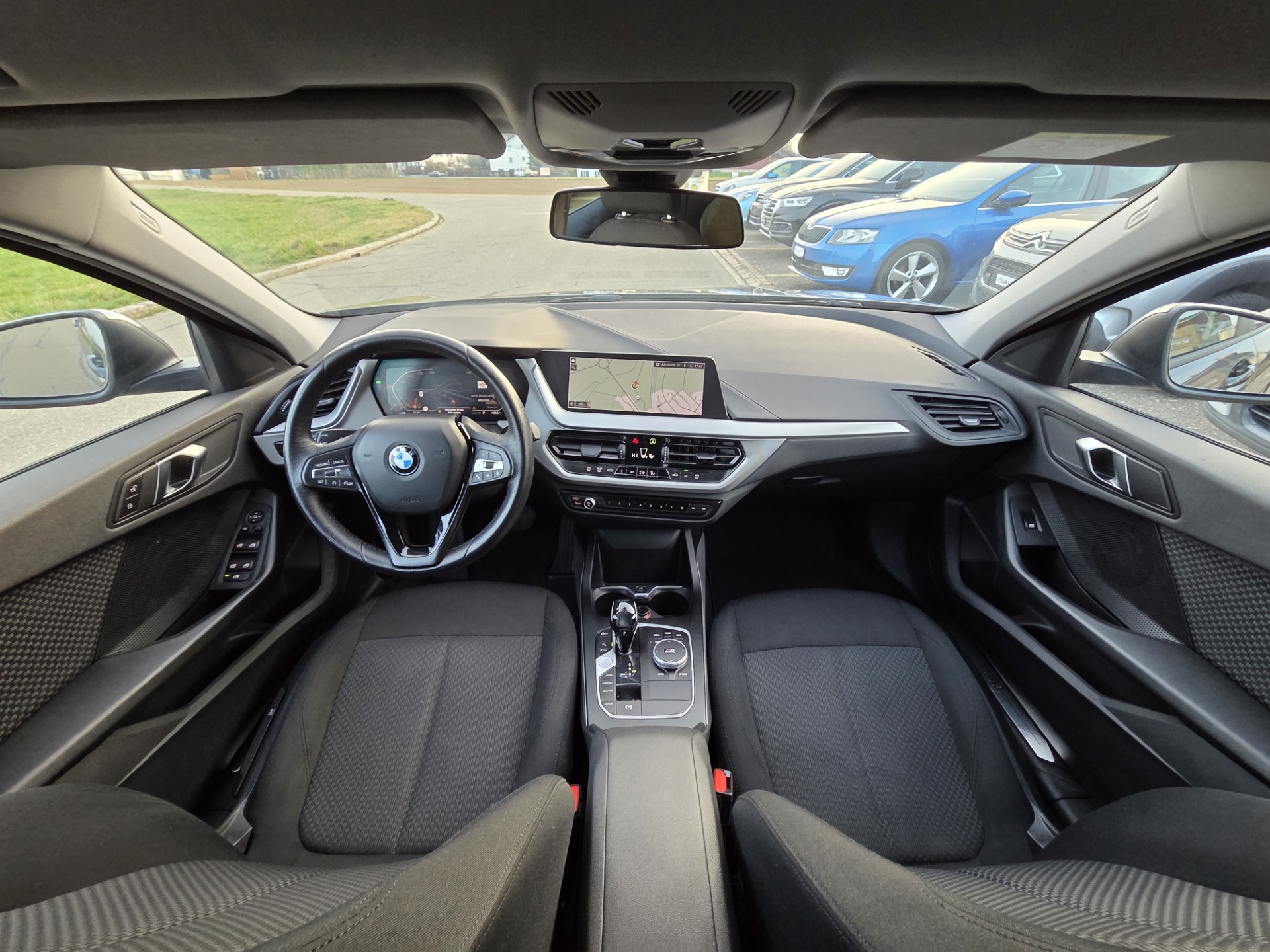 BMW 118i Steptronic-image-7