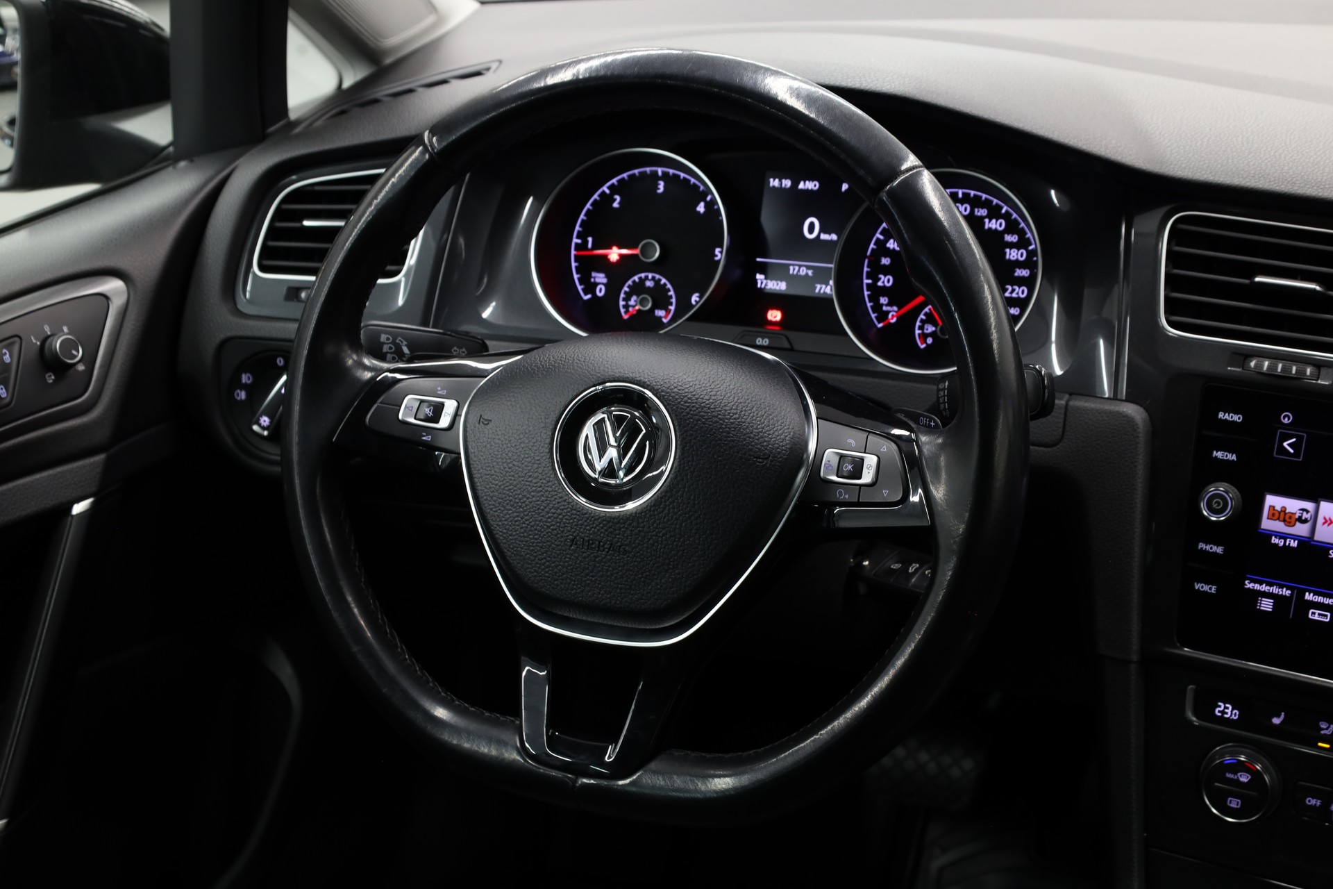 VW Golf VII 2.0 TDI Comfortline DSG-image-15