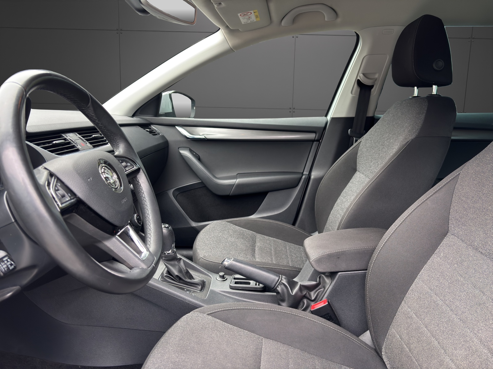 SKODA Octavia Combi 2.0 TSI Soleil 4x4 DSG-image-2
