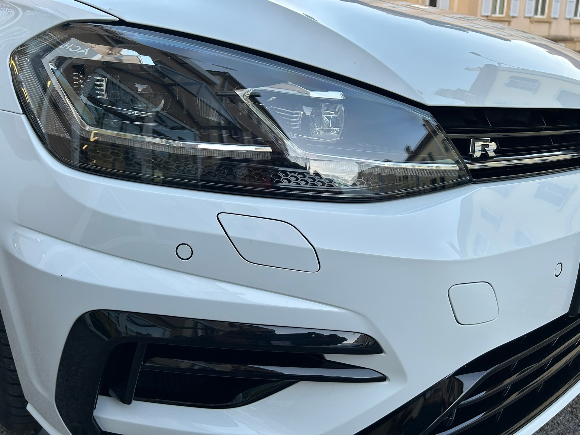 VW Golf VII 2.0 TSI R DSG 4Motion-image-6