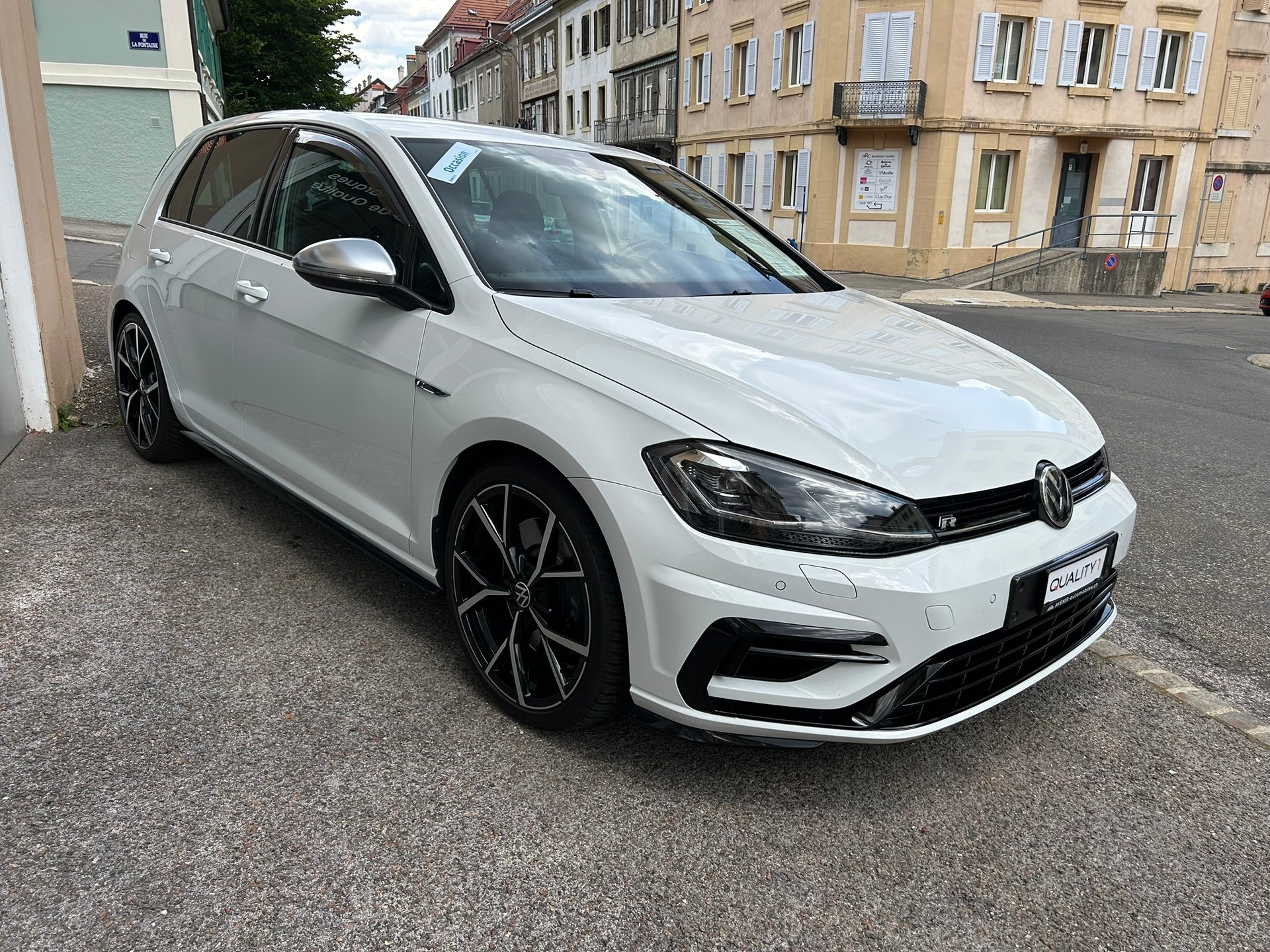 VW Golf VII 2.0 TSI R DSG 4Motion-image-3