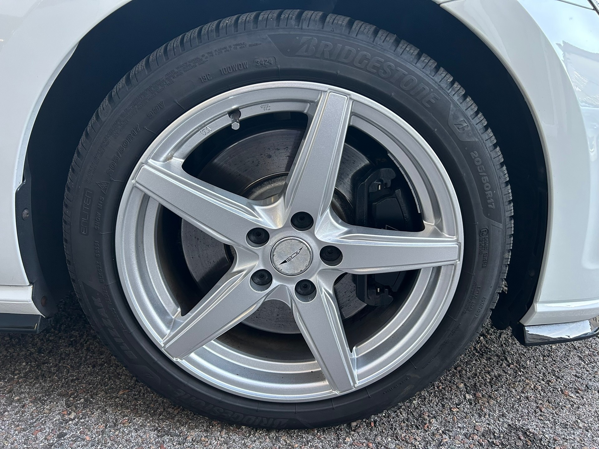 VW Golf VII 2.0 TSI R DSG 4Motion-image-15
