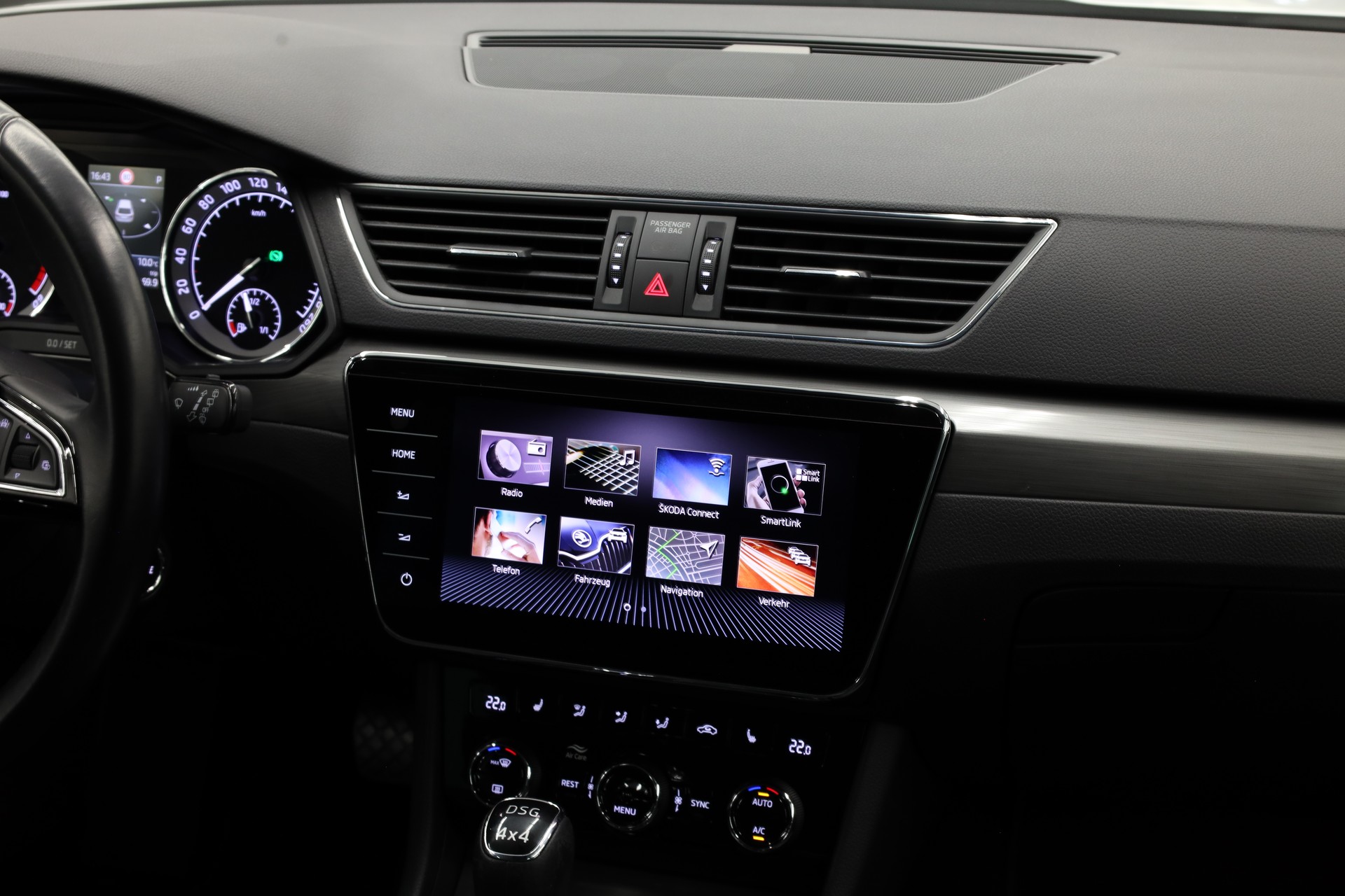 SKODA Superb Combi 2.0 TDI 190 Style 4x4 DSG-image-19