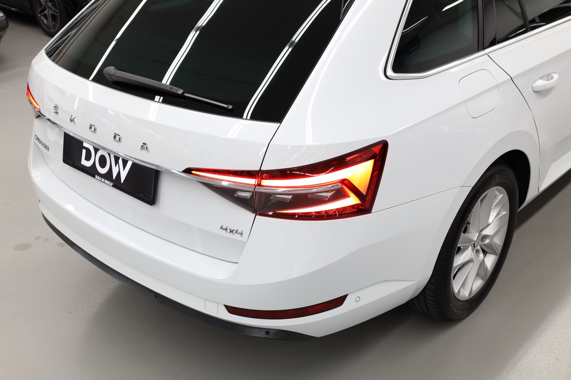 SKODA Superb Combi 2.0 TDI 190 Style 4x4 DSG-image-9