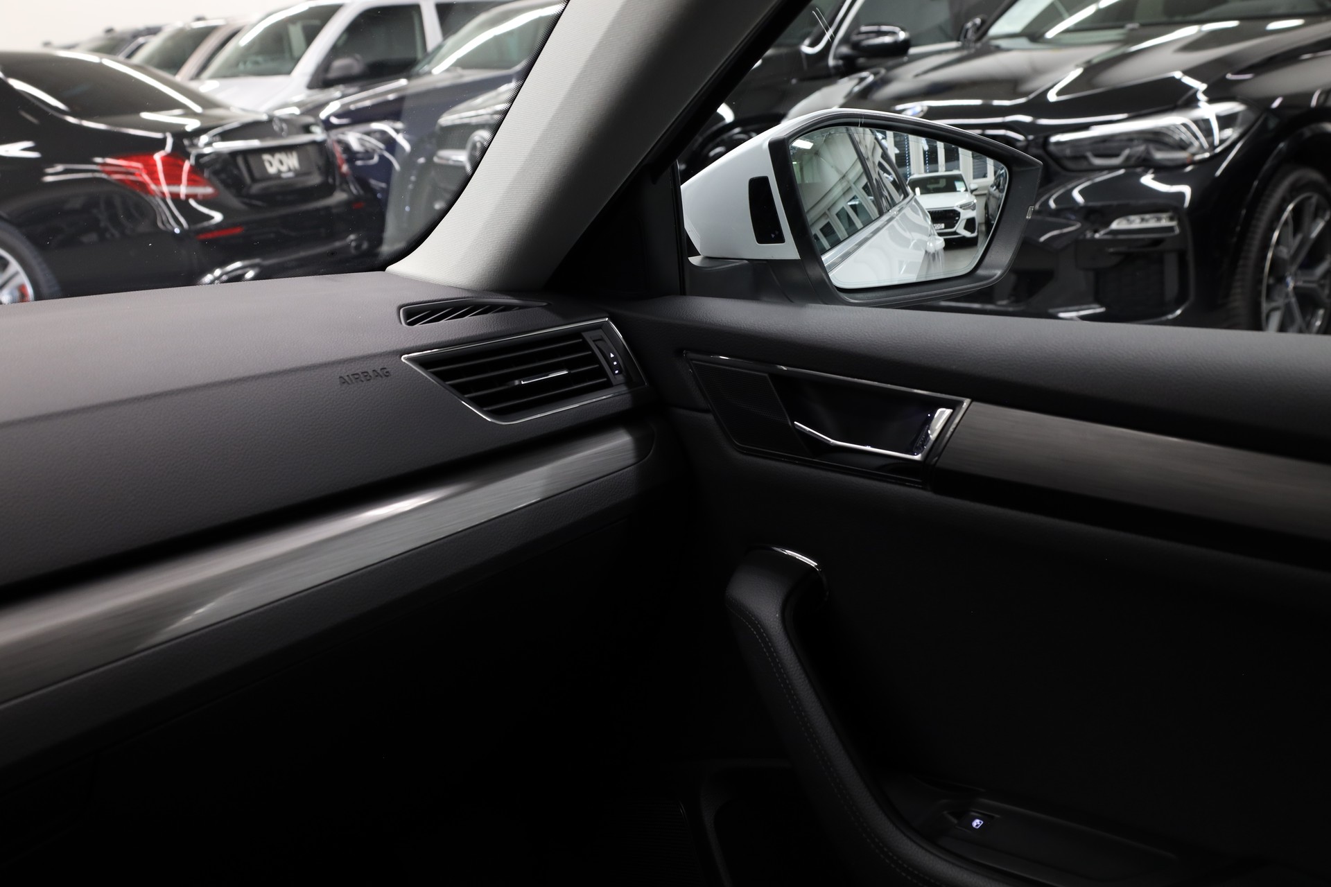 SKODA Superb Combi 2.0 TDI 190 Style 4x4 DSG-image-21