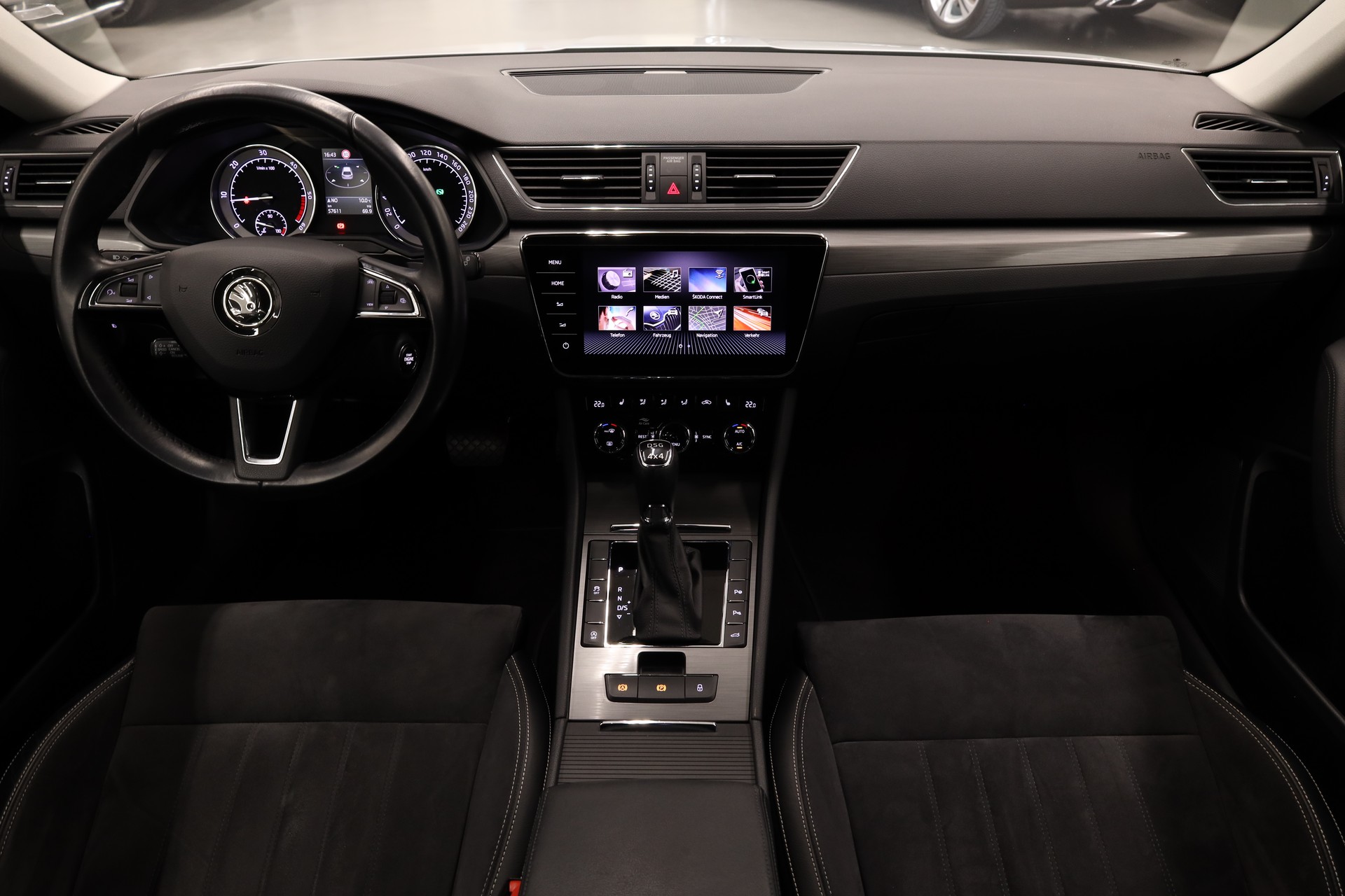 SKODA Superb Combi 2.0 TDI 190 Style 4x4 DSG-image-13