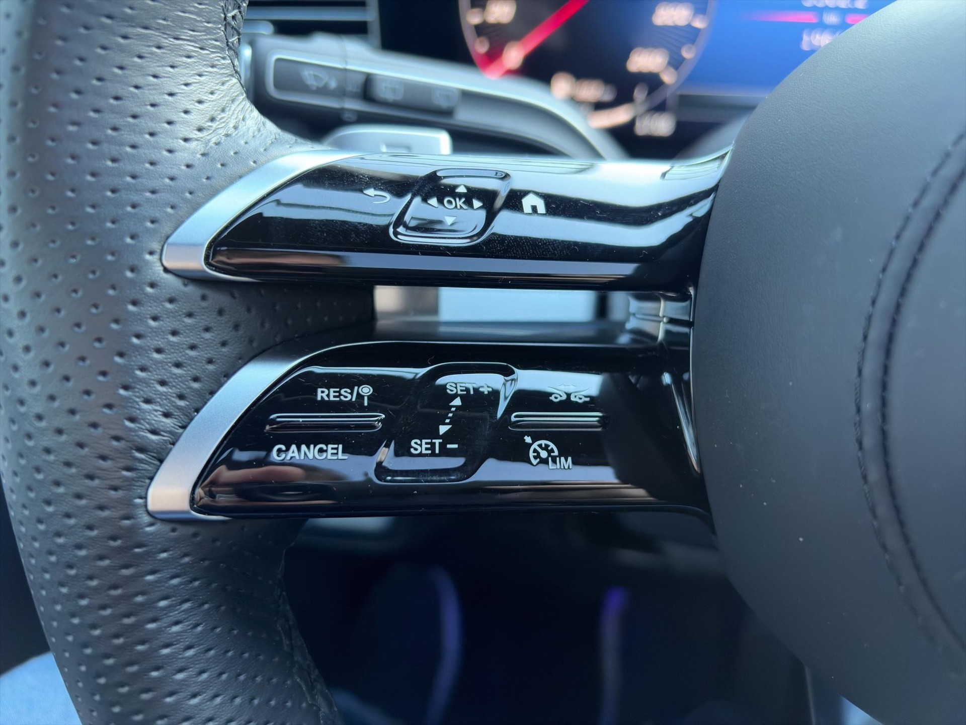 MERCEDES-BENZ GLE 350 de AMG Line 4matic-image-12