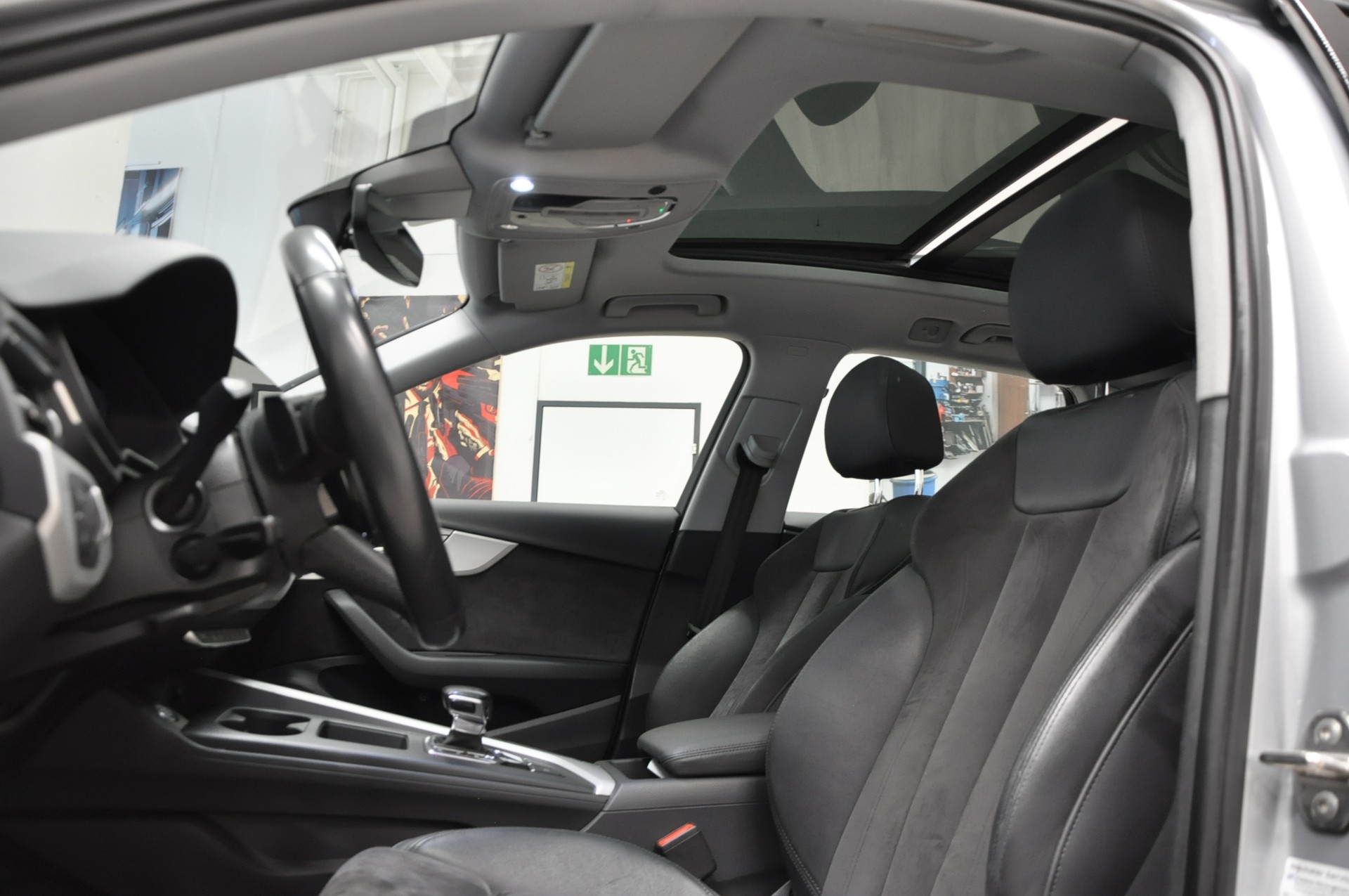 AUDI A4 Avant 40 TDI Attraction quattro S-tronic-image-10
