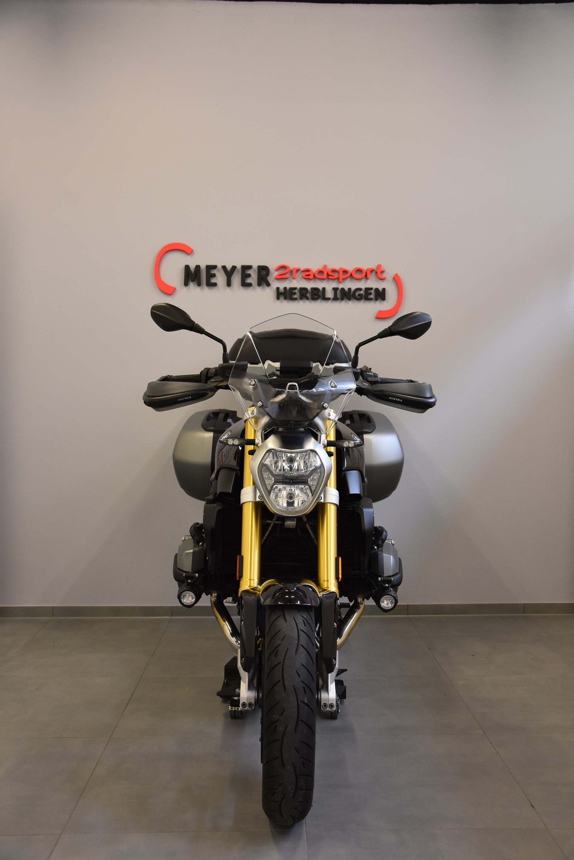 BMW R 1200 R ABS-showroom-element-2