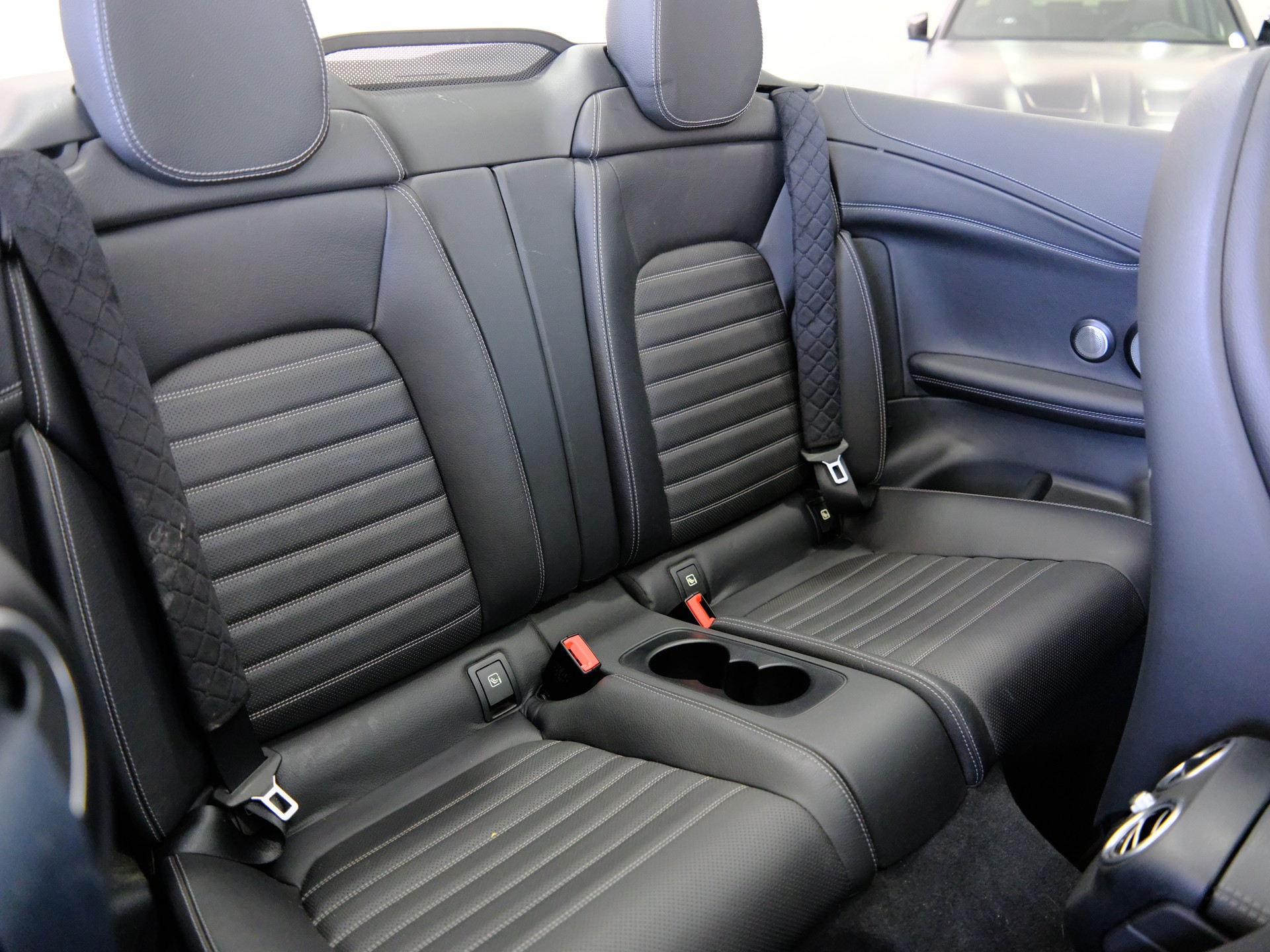 MERCEDES-BENZ C 200 Cabriolet 4Matic 9G-Tronic-image-14