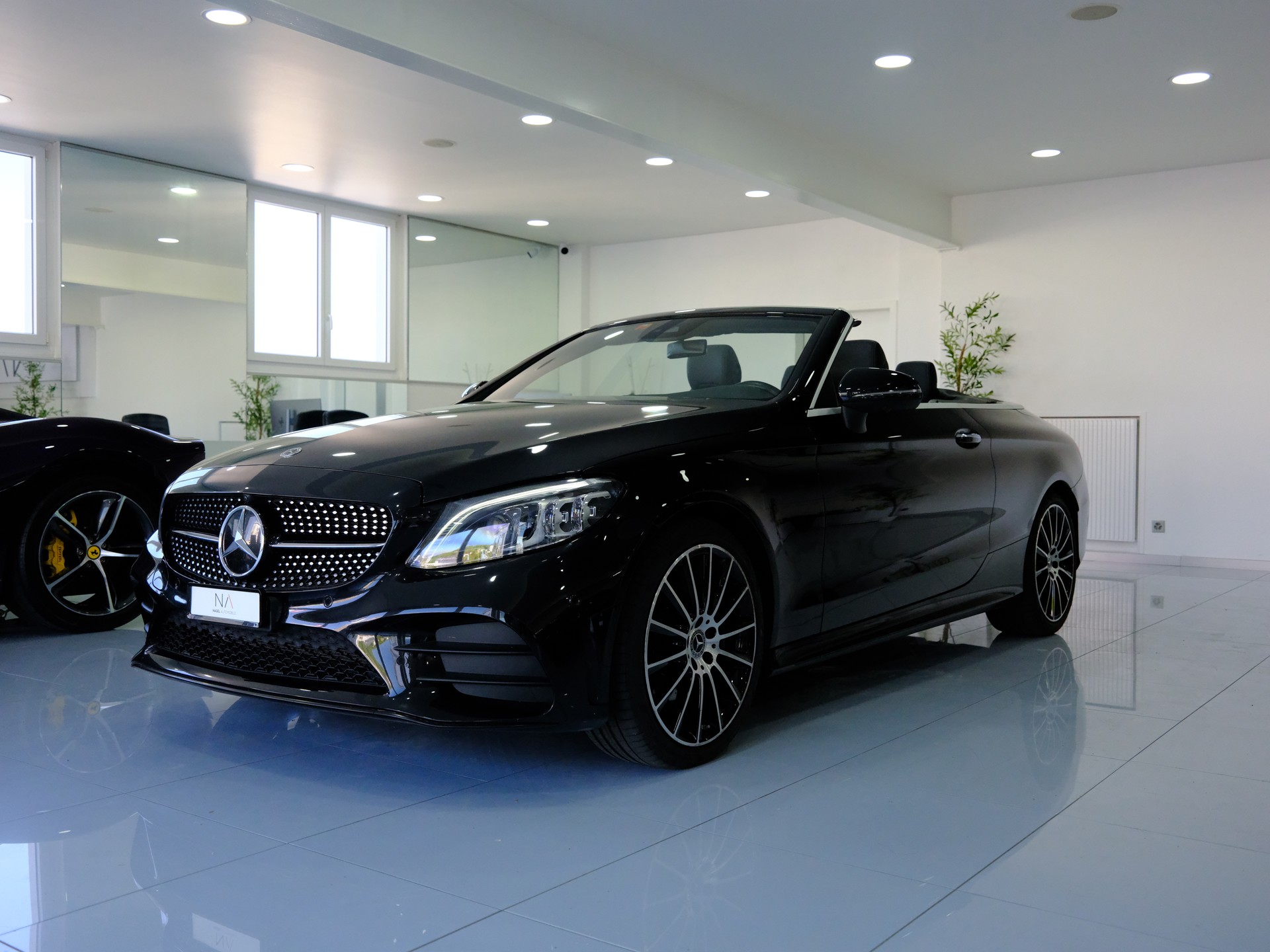 MERCEDES-BENZ C 200 Cabriolet 4Matic 9G-Tronic-showroom-element-3