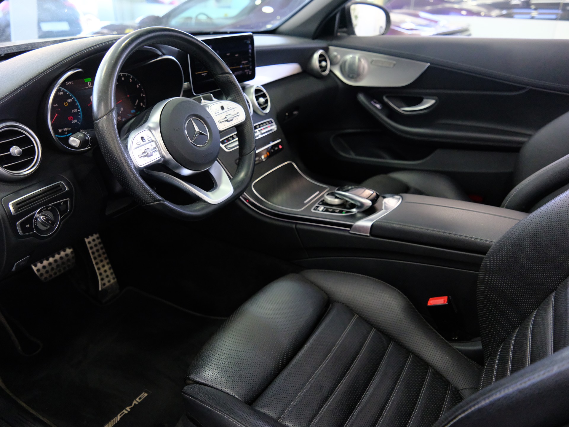 MERCEDES-BENZ C 200 Cabriolet 4Matic 9G-Tronic-image-9