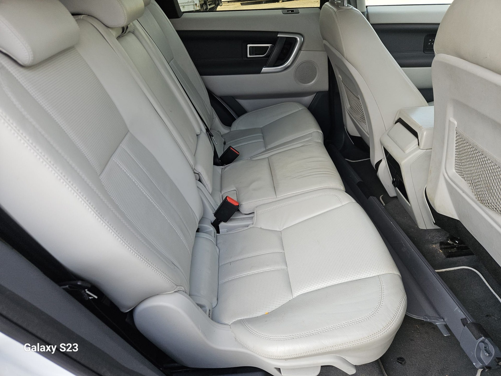 LAND ROVER Discovery Sport 2.0 TD4 HSE AT9-image-8
