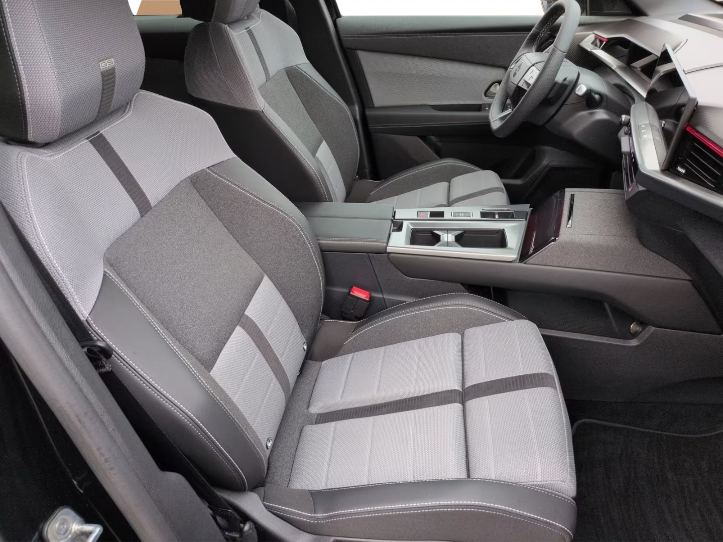 OPEL Grandland-e GS Anhängerkupplung-image-21