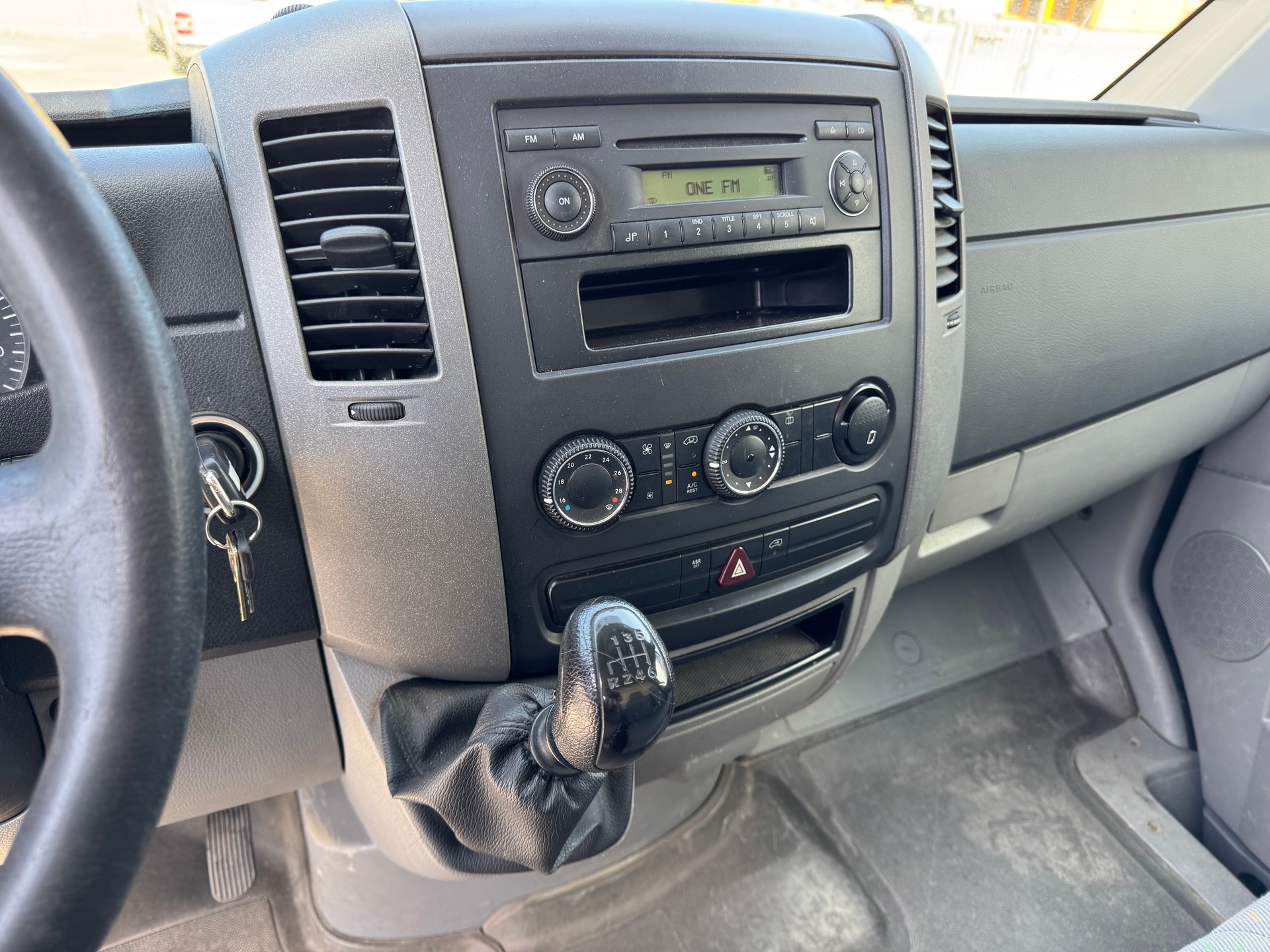 VW Crafter 35 2.5 TDI 109 PS-image-9