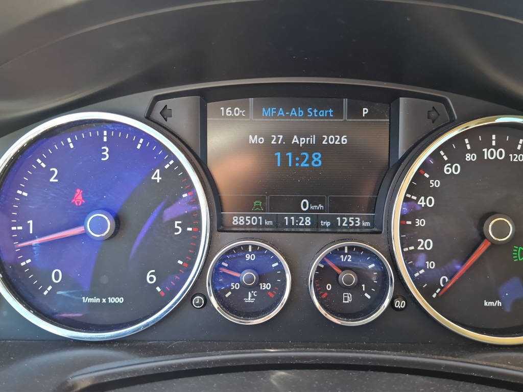 VW Touareg 3.0 V6 TDI Luxus-image-12