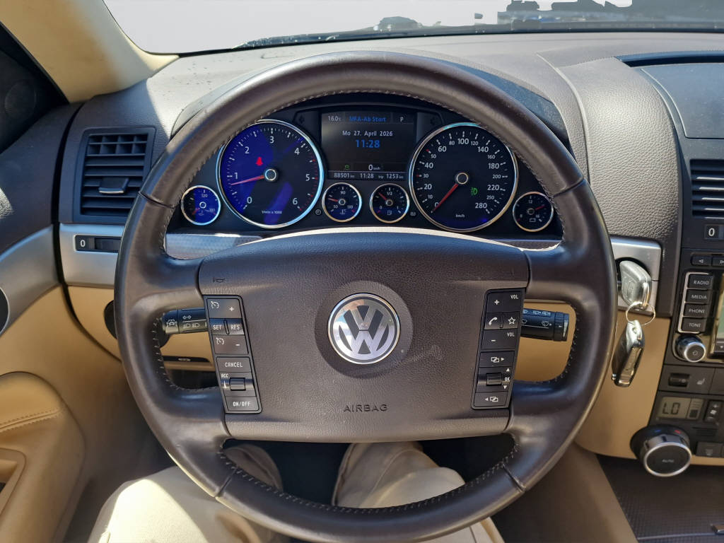 VW Touareg 3.0 V6 TDI Luxus-image-13