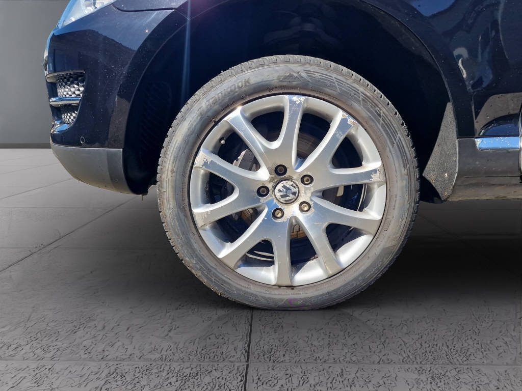 VW Touareg 3.0 V6 TDI Luxus-image-15