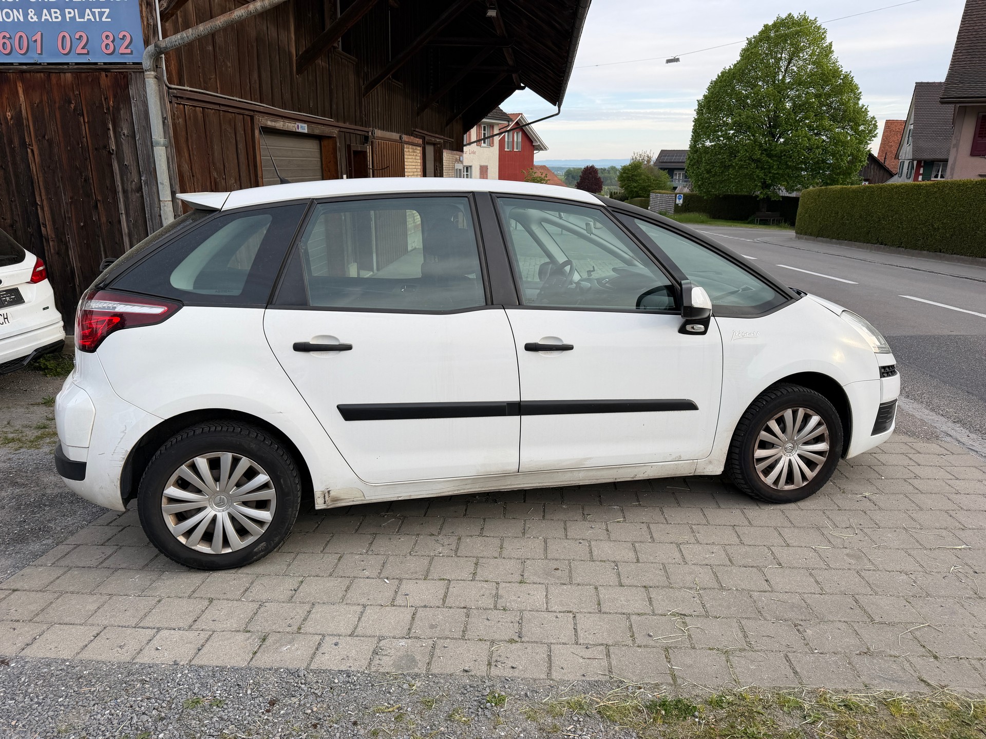 CITROEN C4 Picasso 1.6i 16V Attraction-image-6