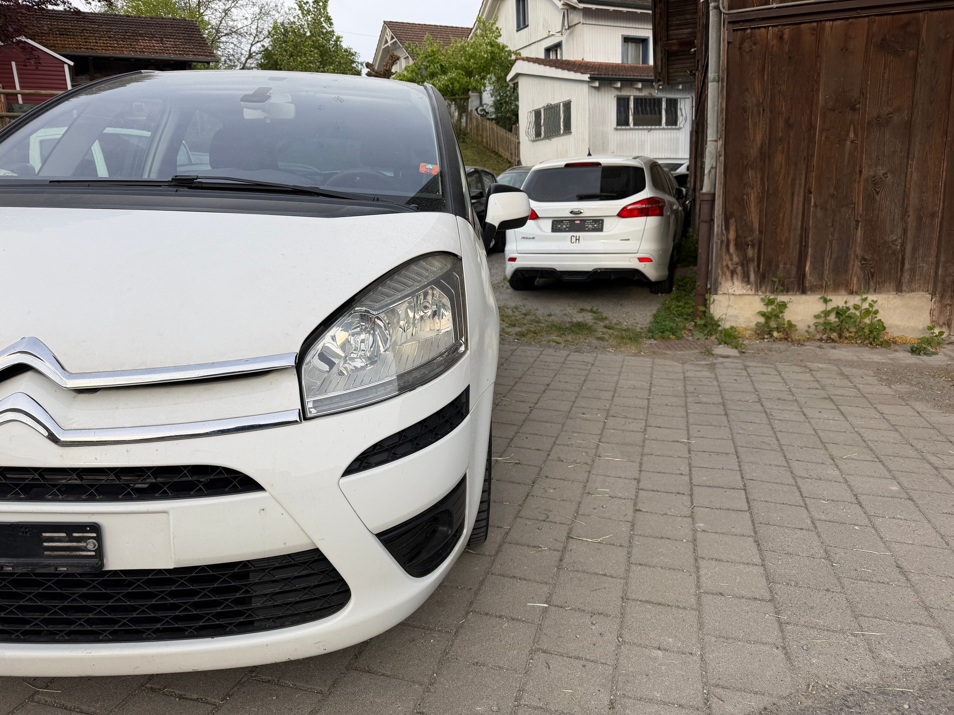 CITROEN C4 Picasso 1.6i 16V Attraction-image-0