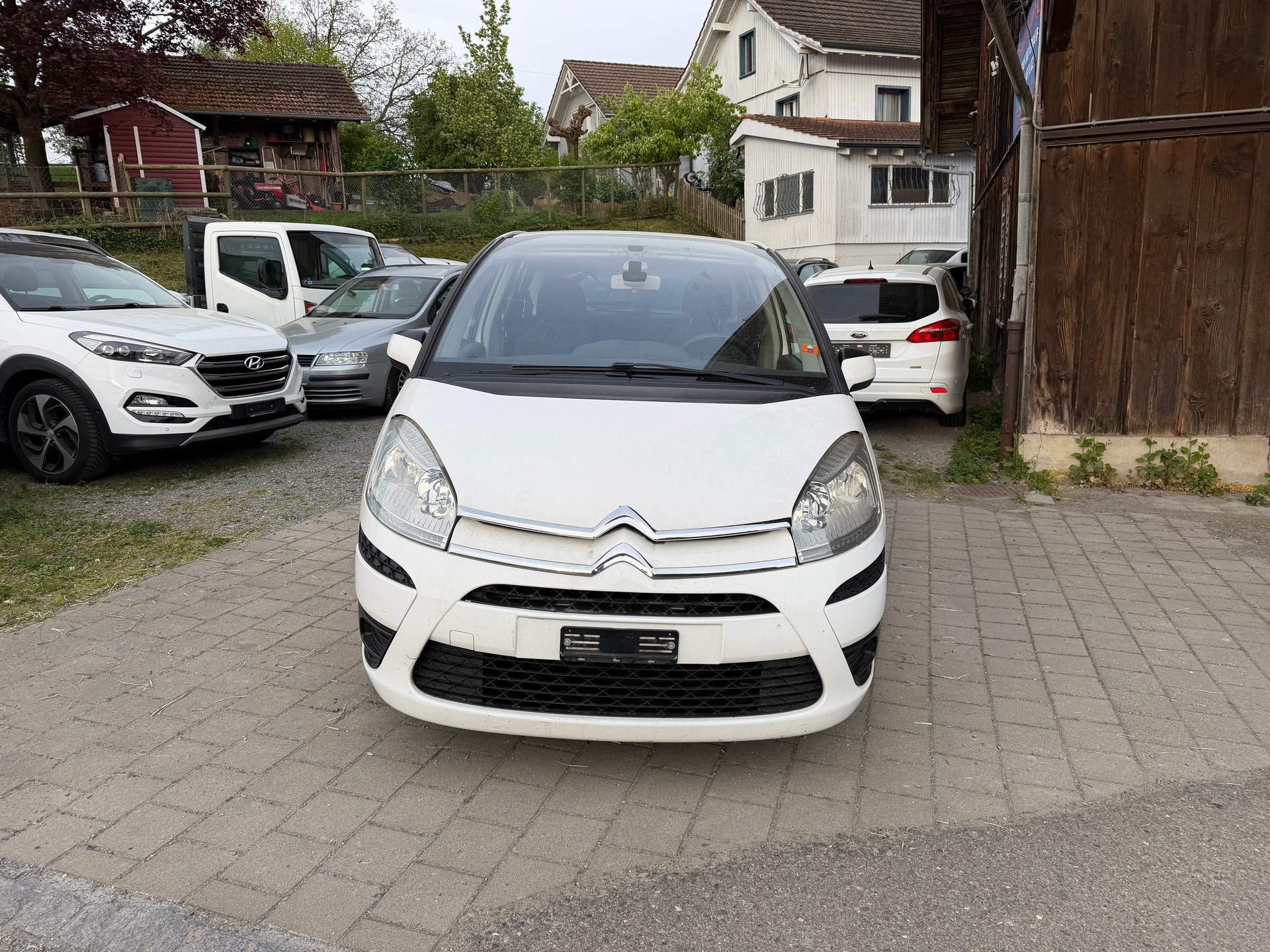 CITROEN C4 Picasso 1.6i 16V Attraction-image-1